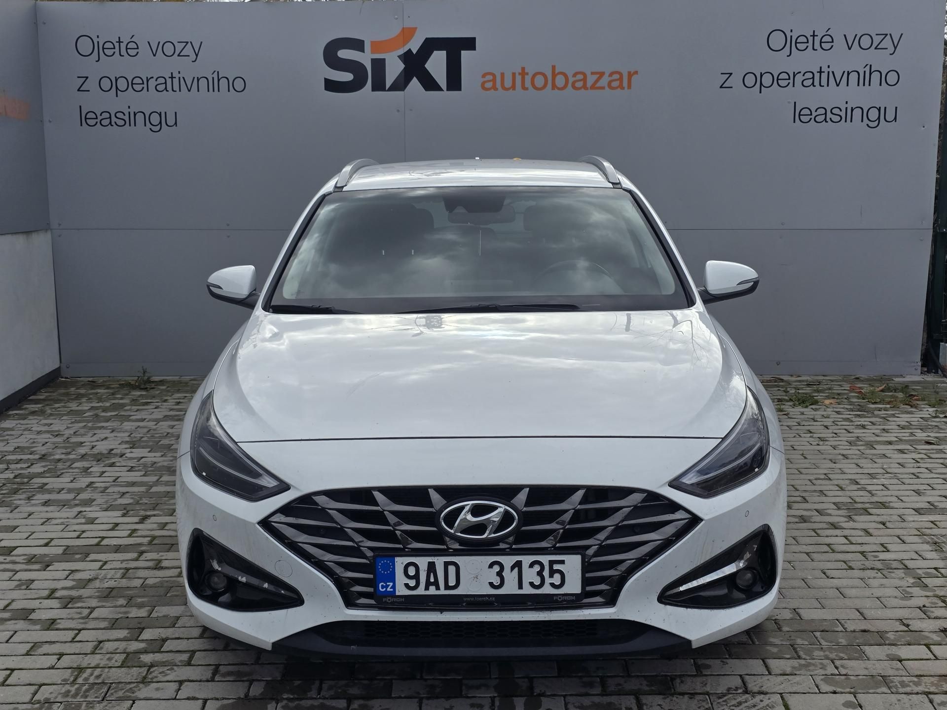 Hyundai i30, Family Smart 1,5 T-GDI Mild - fotka 2