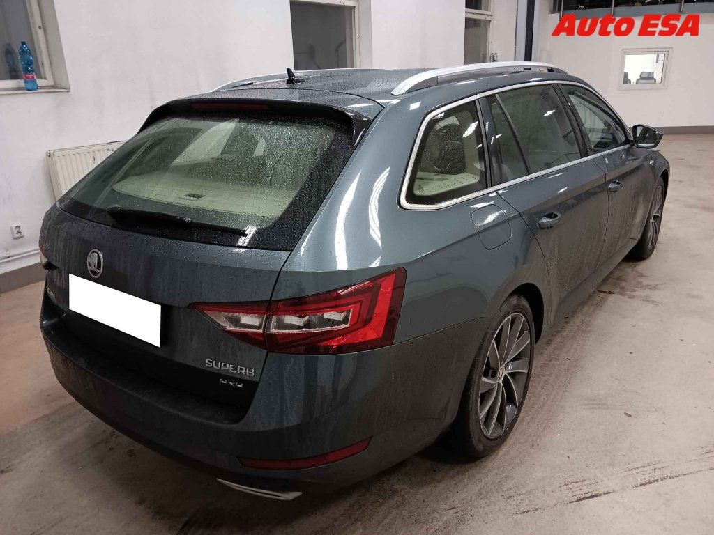 Škoda Superb, 2.0 TDi,ČR - fotka 2