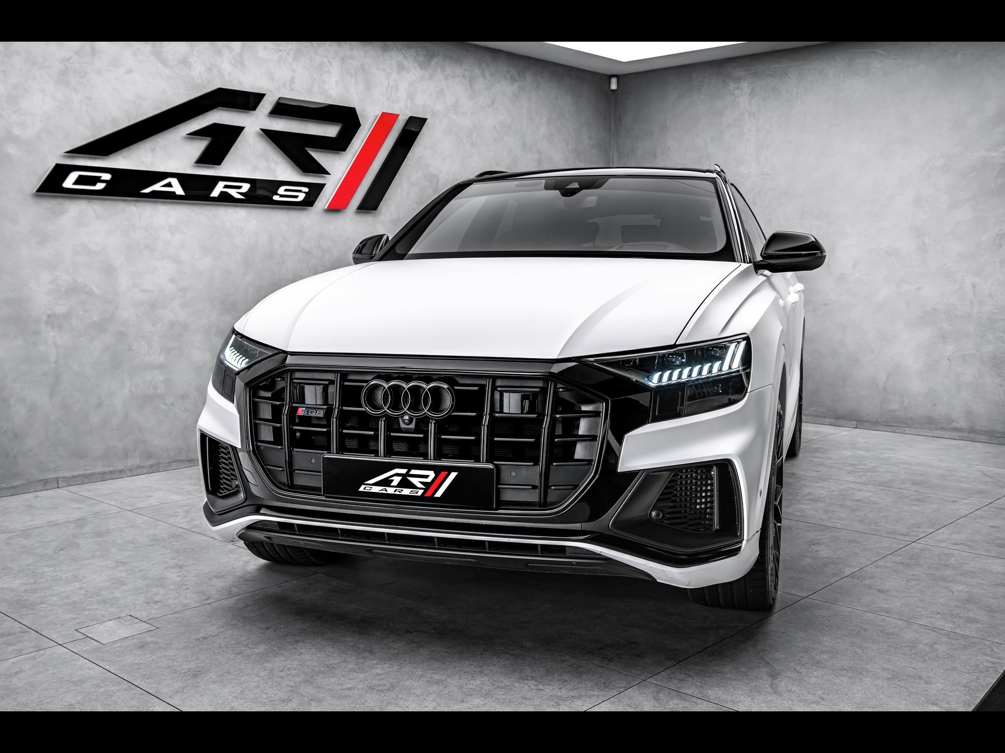 Audi SQ8, 4,0TDI Pano Masáže Nezávislé - fotka 4