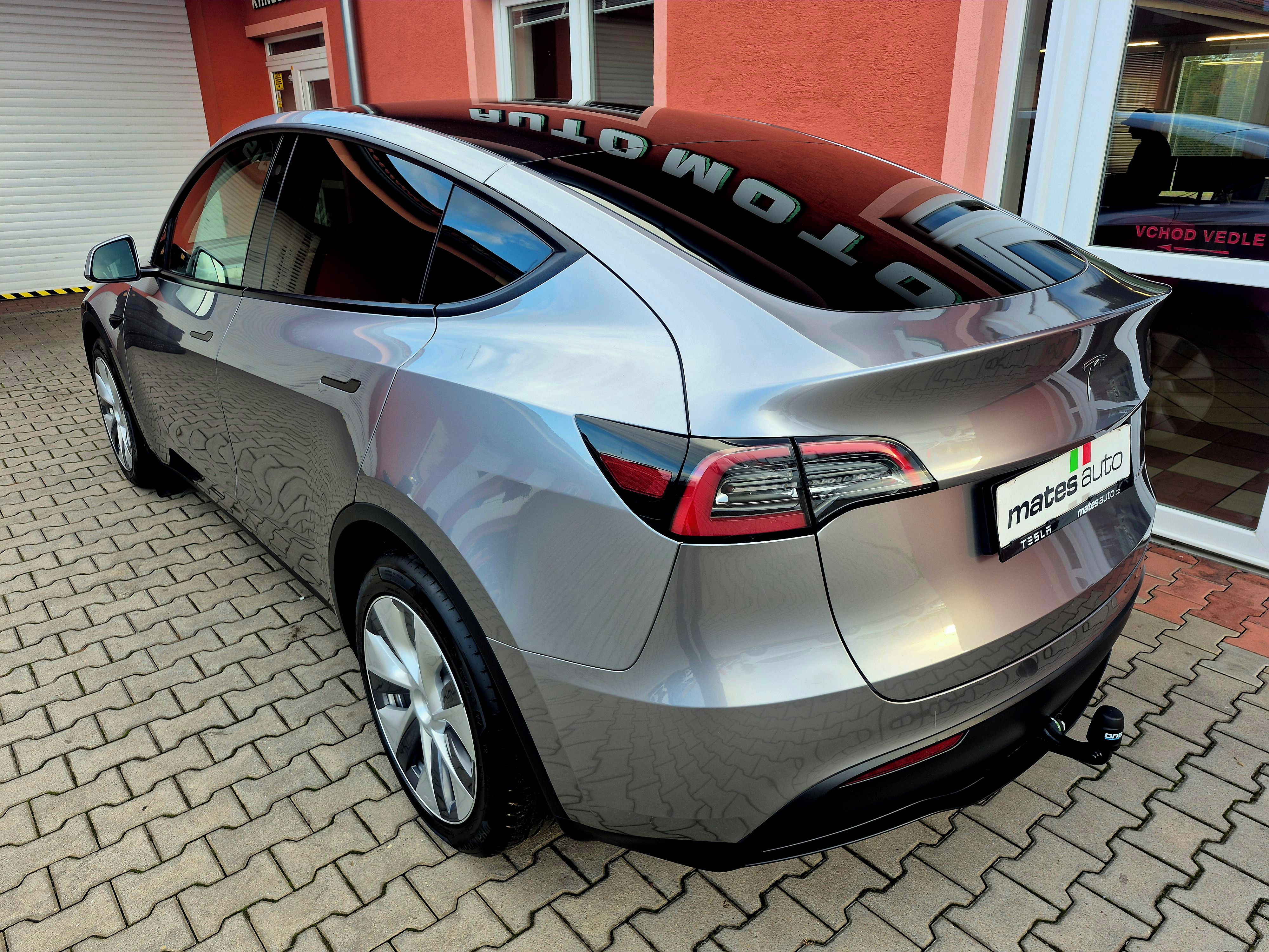 Tesla Model Y, L.R Dual M. DPH TAŽNÉ - fotka 5