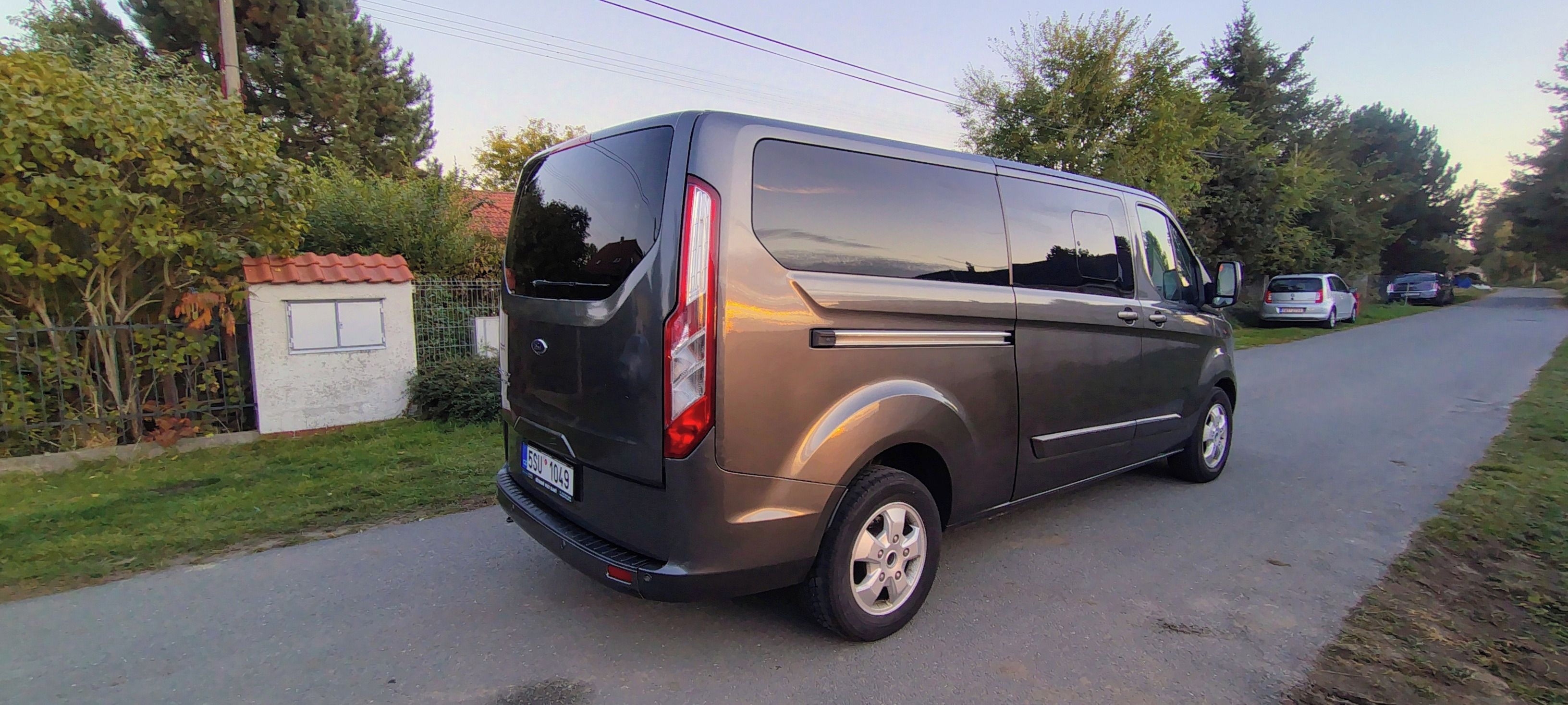 Ford Tourneo Custom, 2.0 TDCI 96 kW, r.v. 2017 - fotka 3
