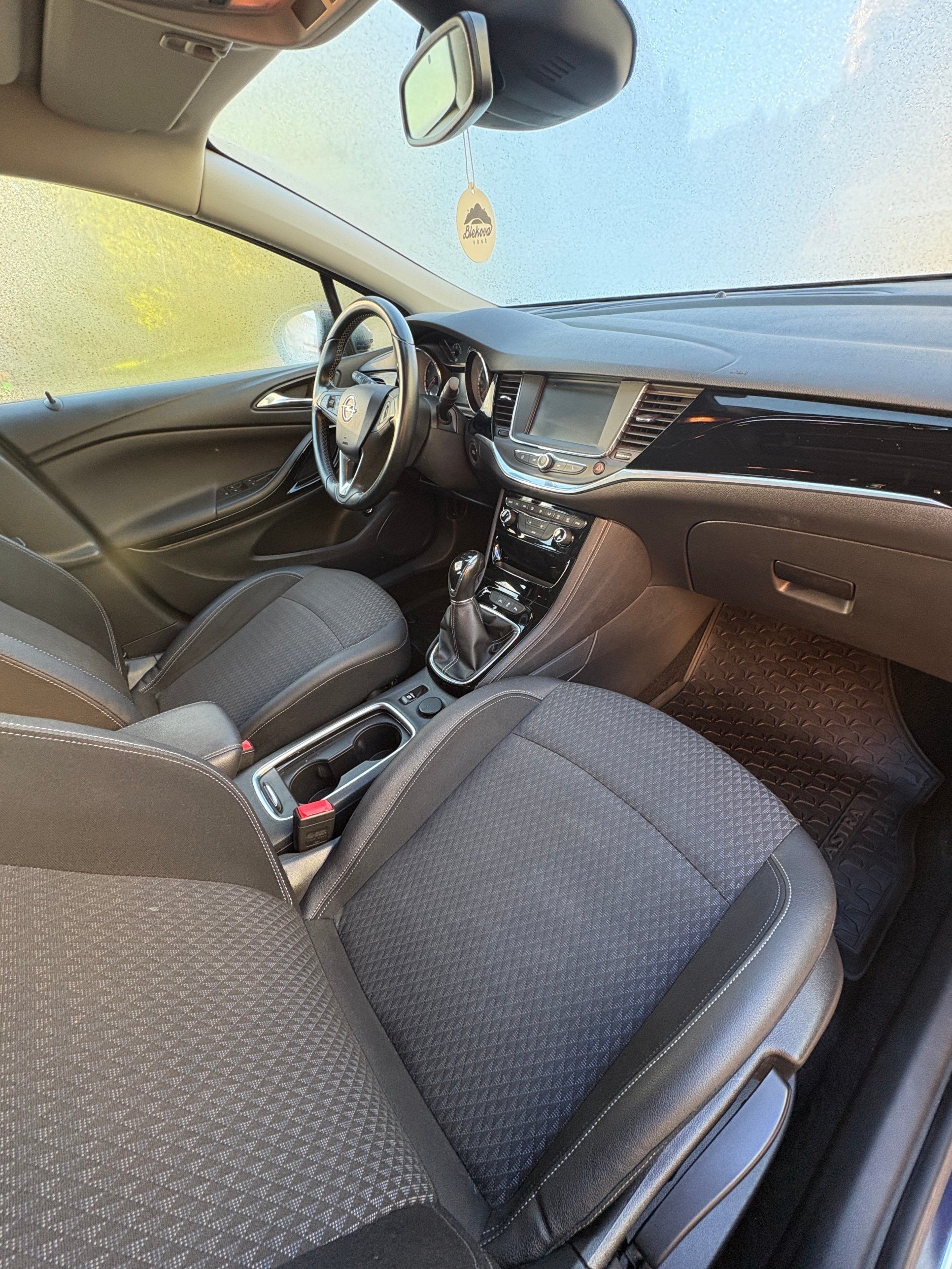 Opel Astra, ST 1.4T 110kW Innovation - fotka 6