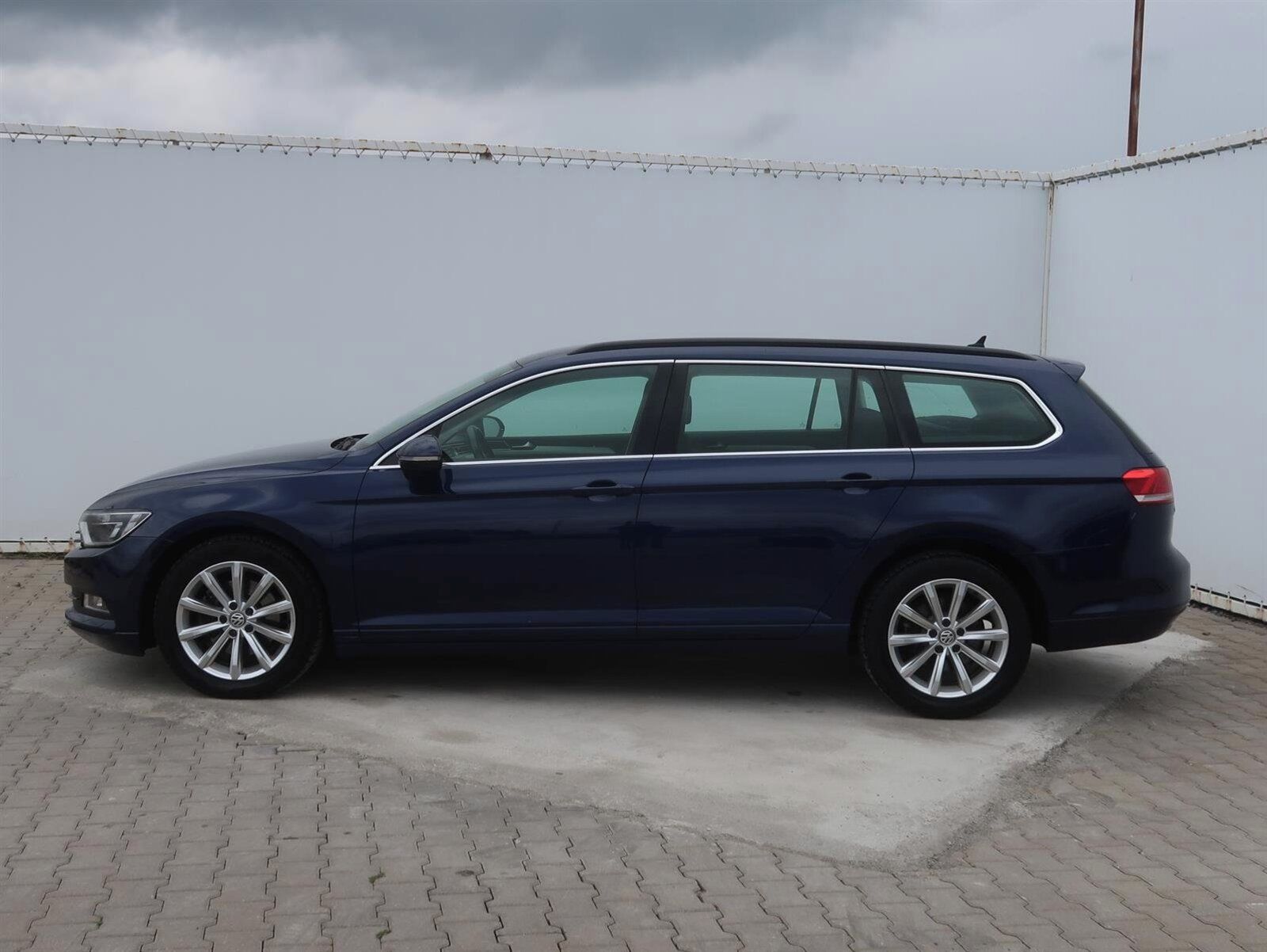 Volkswagen Passat, 1.6 TDI, Automat - fotka 3
