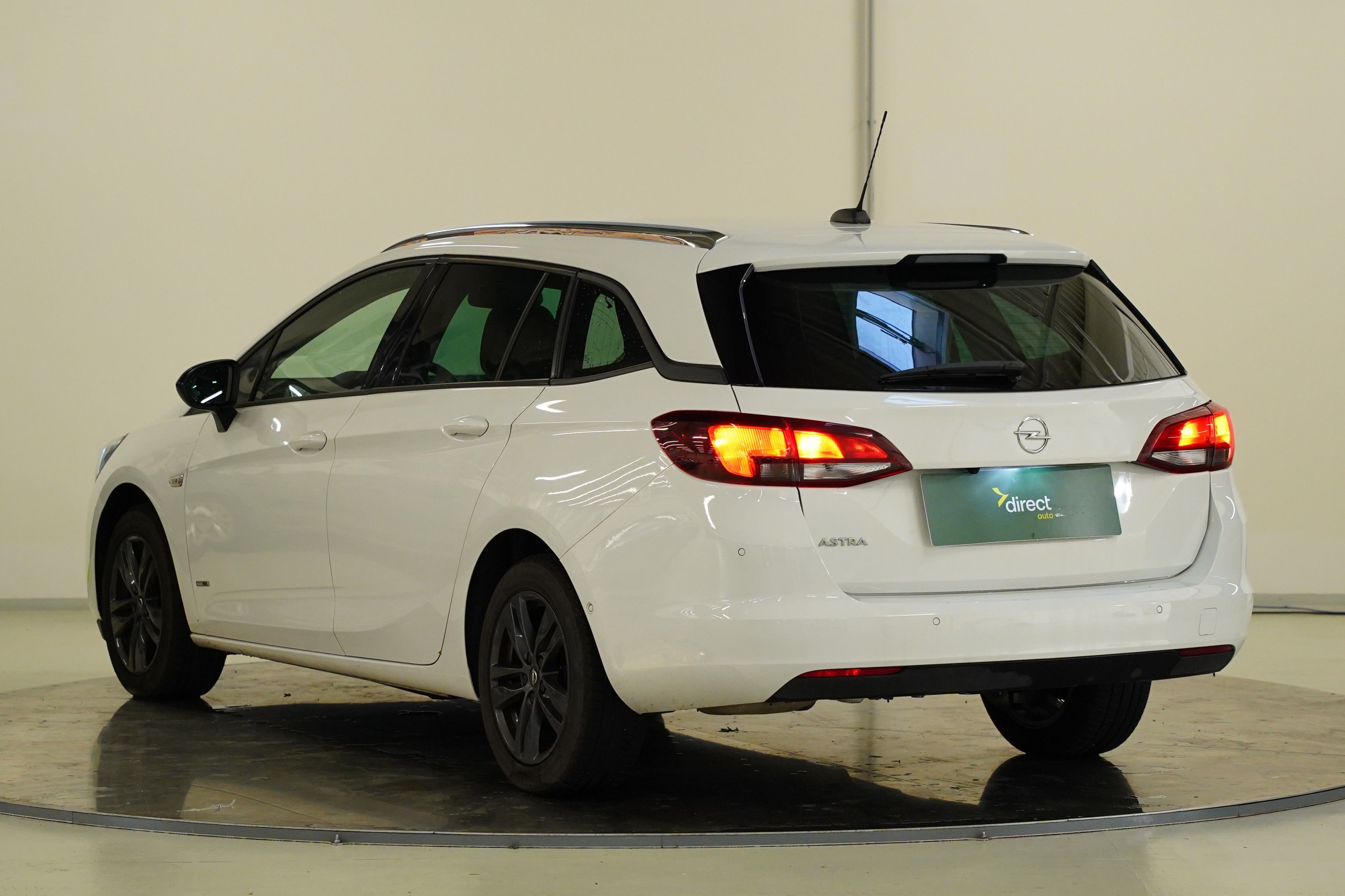 Opel Astra, 1.2 T 96 kW DesignTech - fotka 3