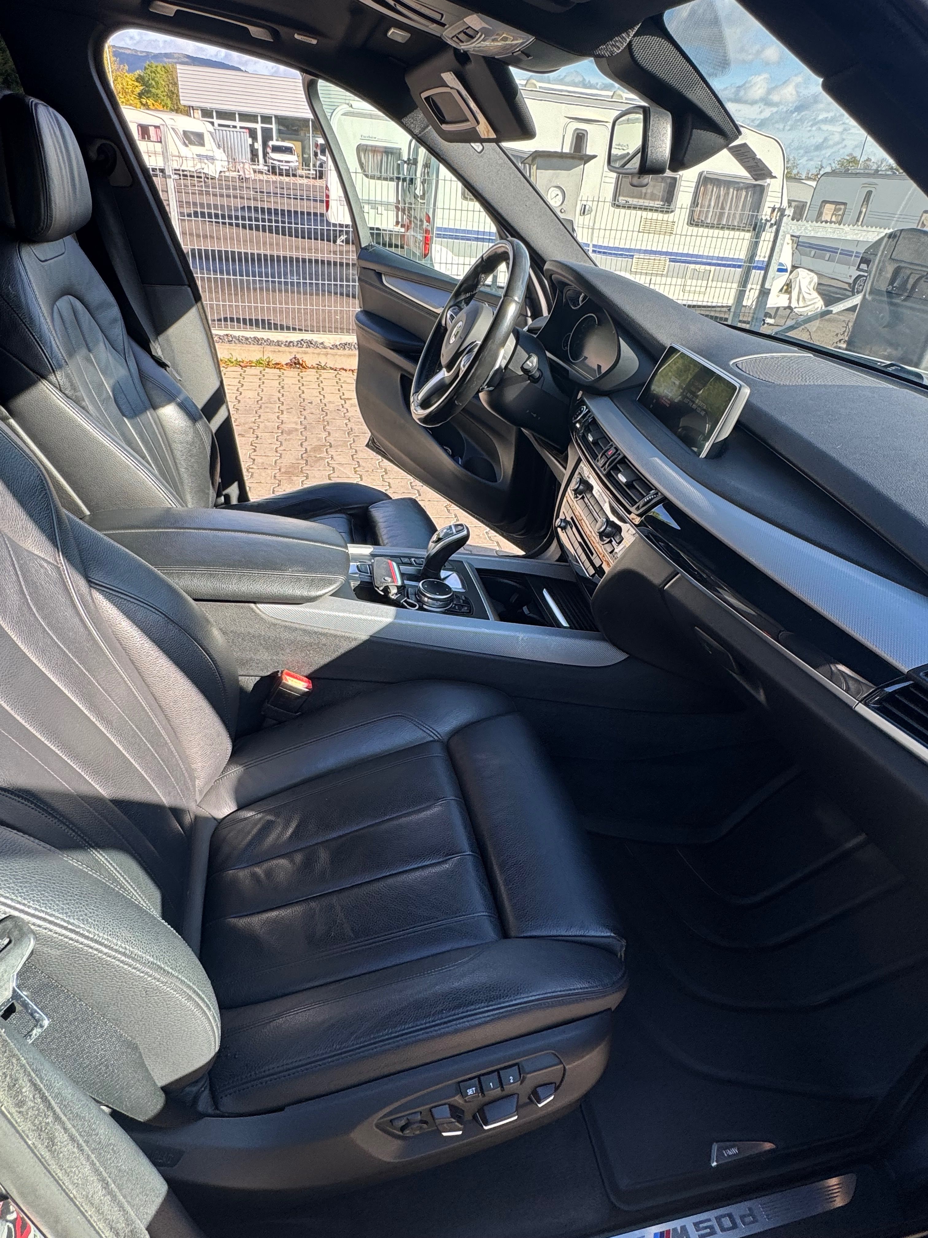 BMW X5, M50 - fotka 6