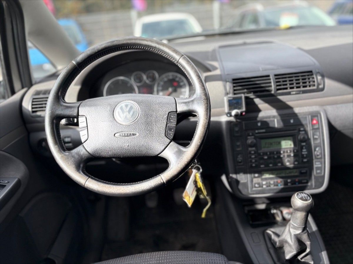 Volkswagen Sharan, 1,9 TDi - 1. majit ČR 7 míst - fotka 5