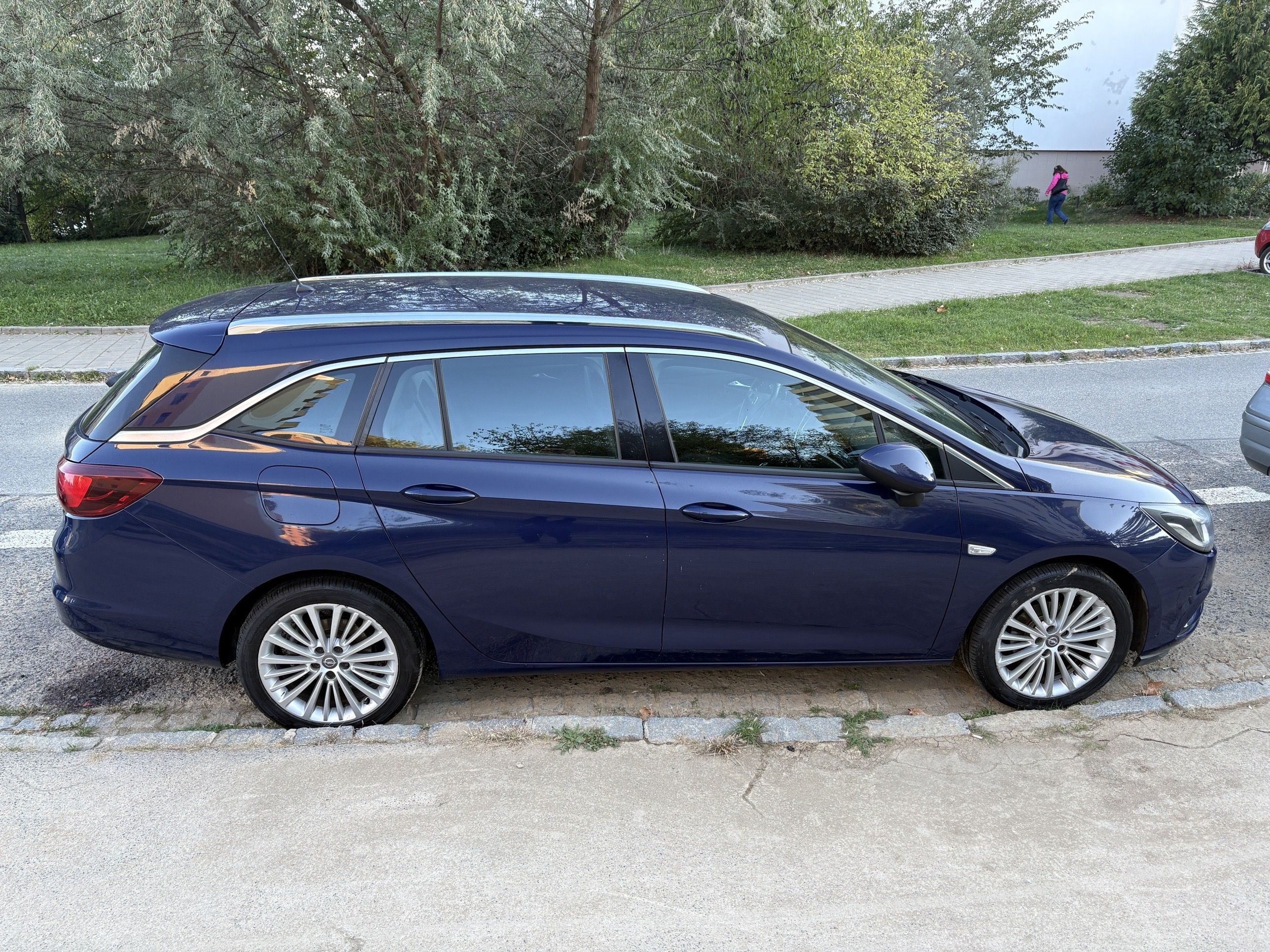 Opel Astra, ST 1.4T 110kW Innovation - fotka 4