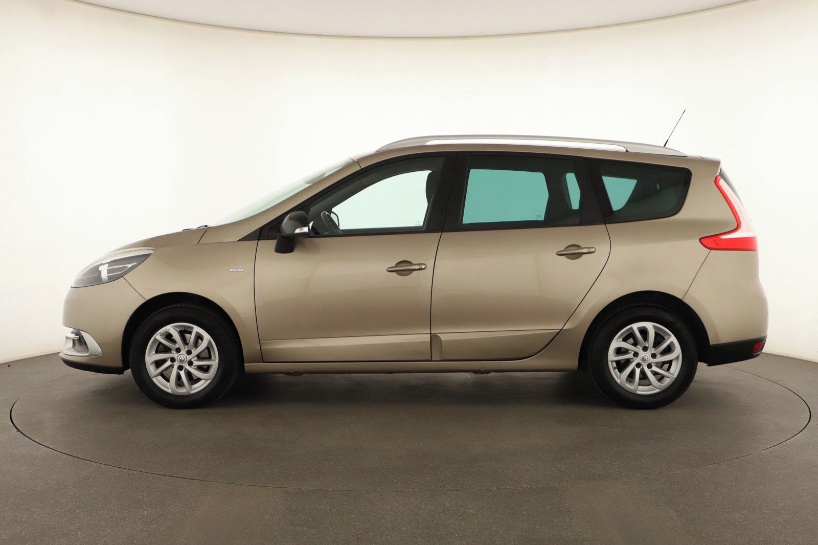 Renault Grand Scénic, 1.2 TCe, Navi, Kožené sedačky - fotka 3