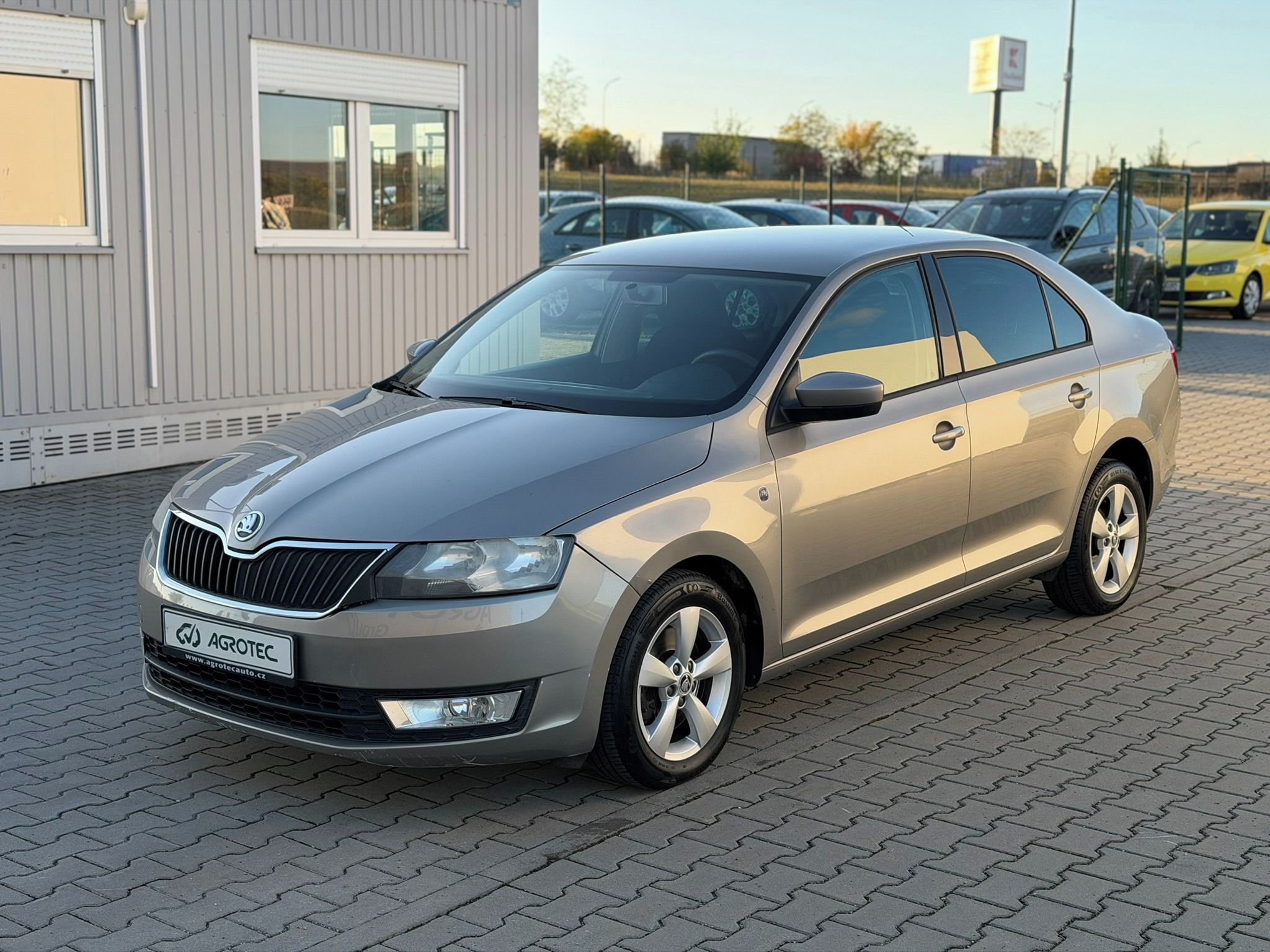 Škoda Rapid, 1.2 TSI 77kW Ambition - fotka 3