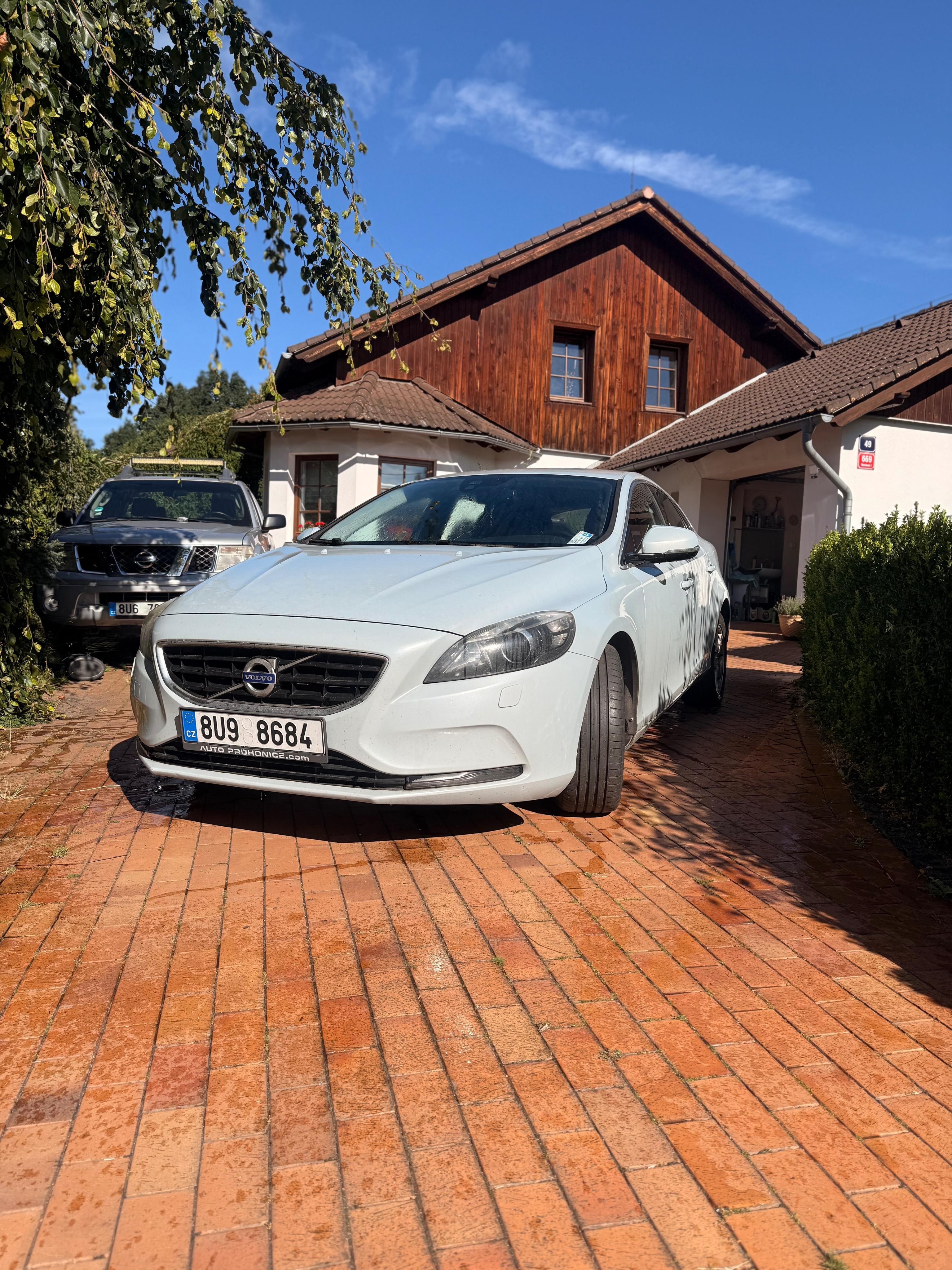 Volvo V40 - fotka 2