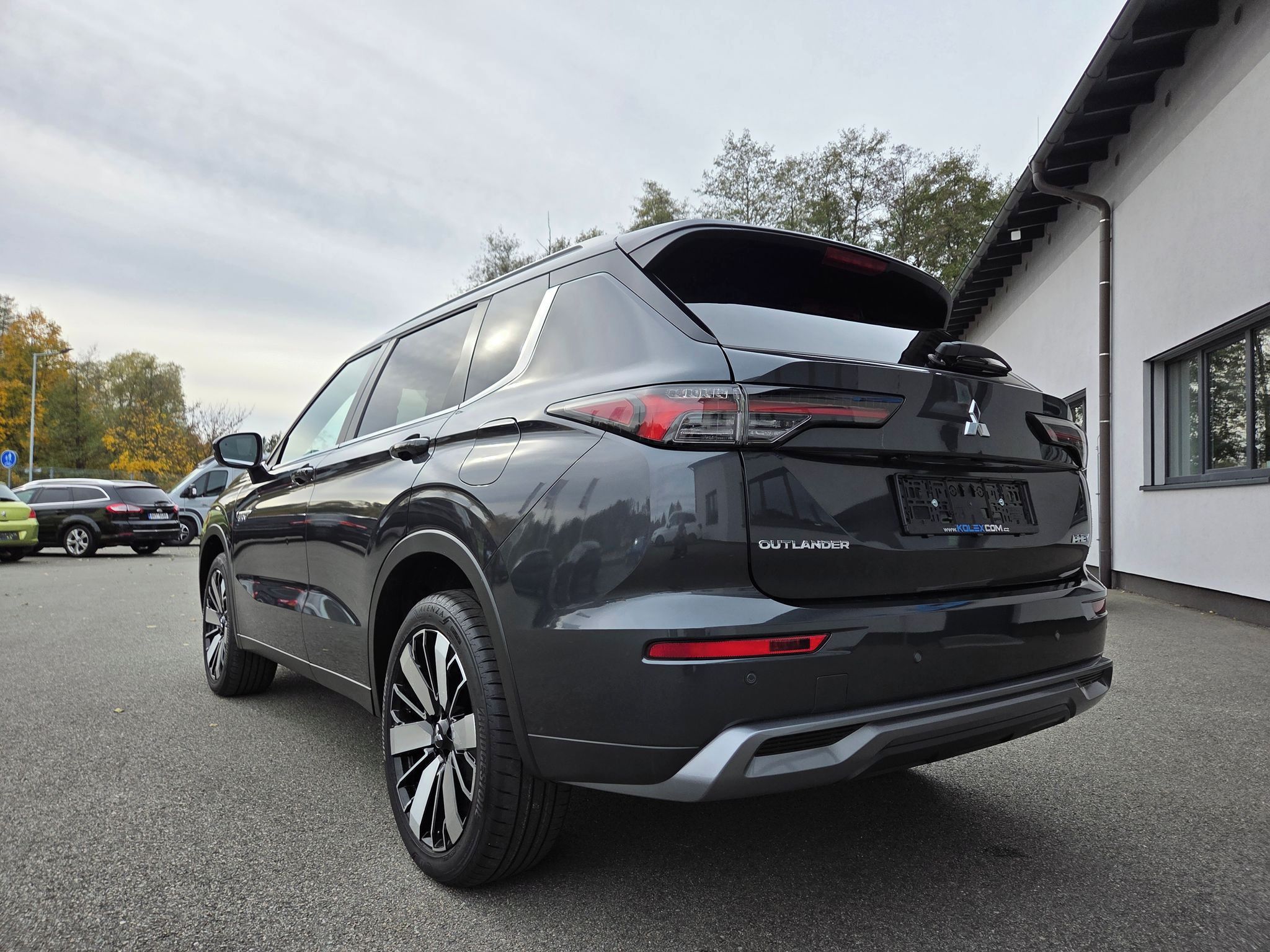 Mitsubishi Outlander, 2.4 PHEV 4x4, INTENSE, model - fotka 3