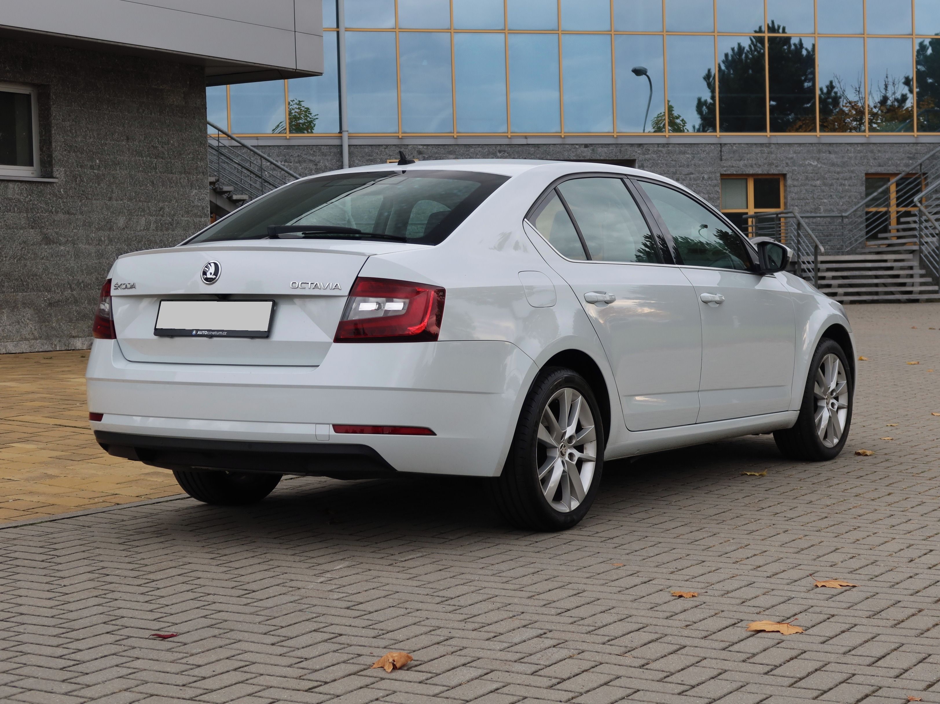 Škoda Octavia, 2.0 TSI Style+ Full Led,DSG,TZ - fotka 3