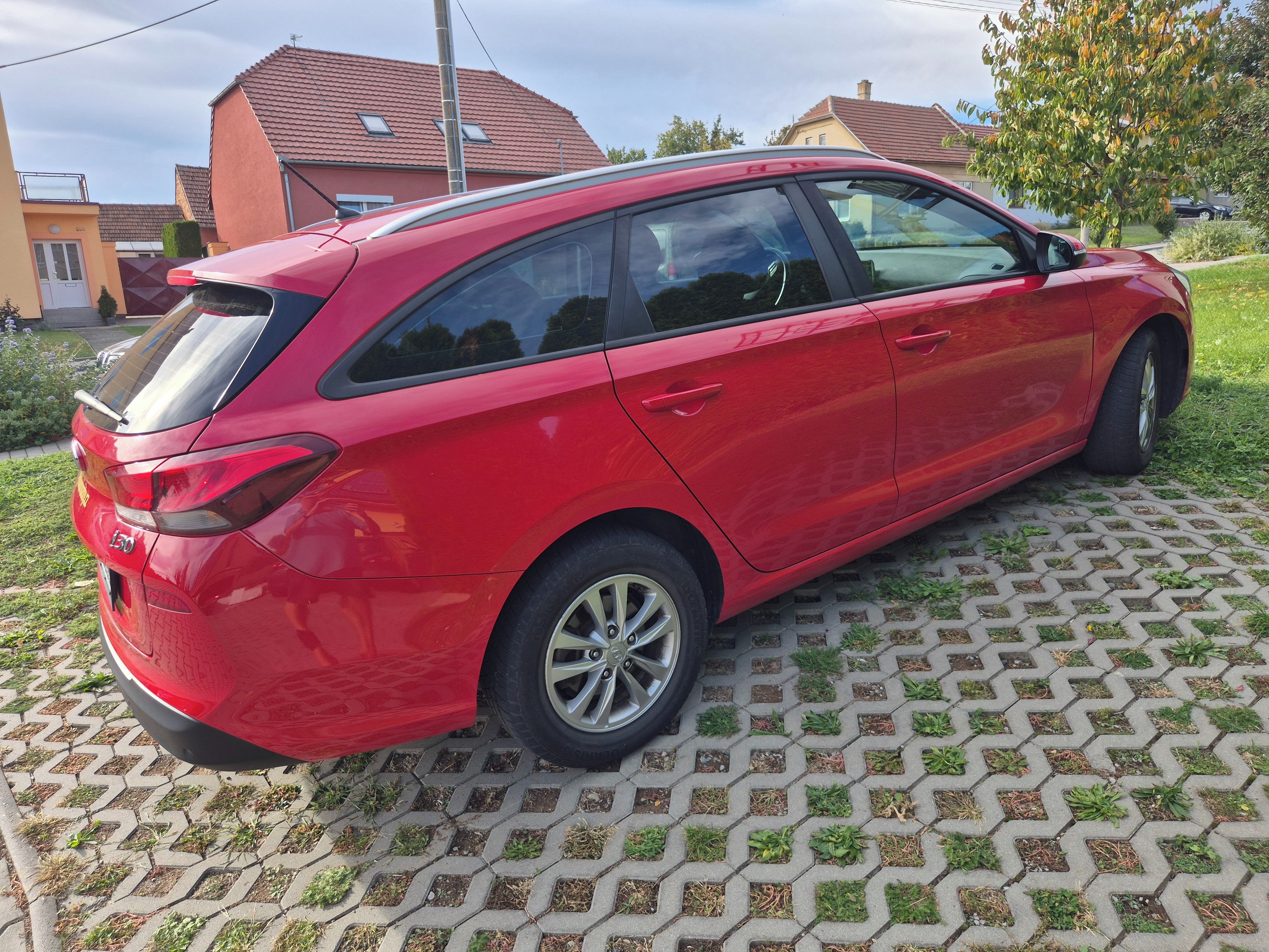 Hyundai i30, ČR, Tricolor, perf. stav - fotka 4
