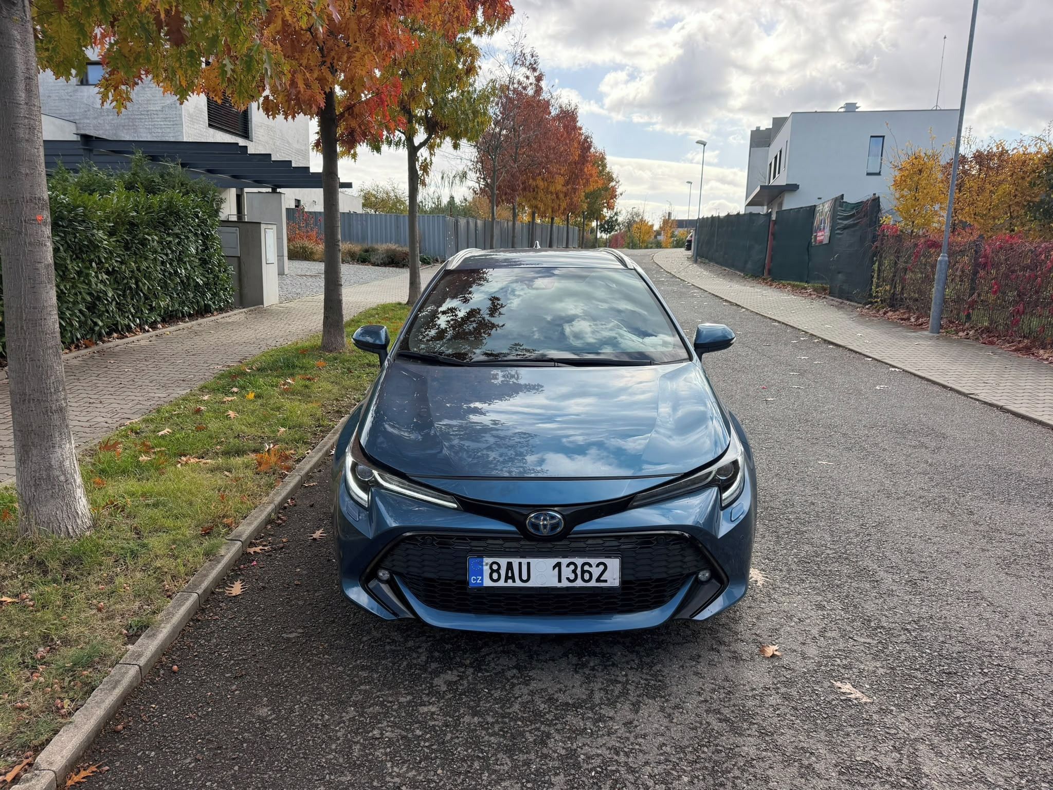 Toyota Corolla, 1.8. Hybrid Comfort - fotka 2