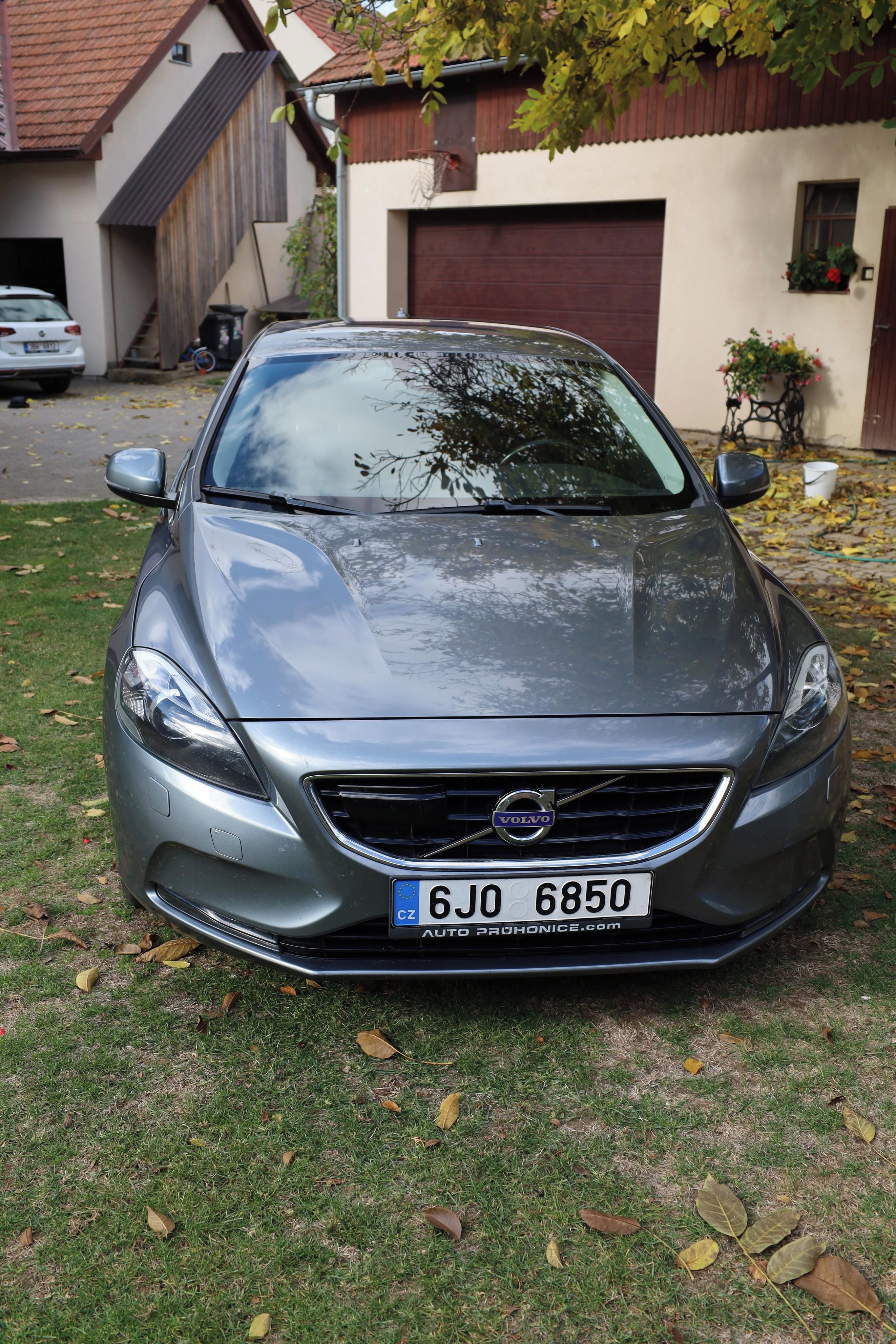 Volvo V40, D2 vyšší výbava - fotka 3