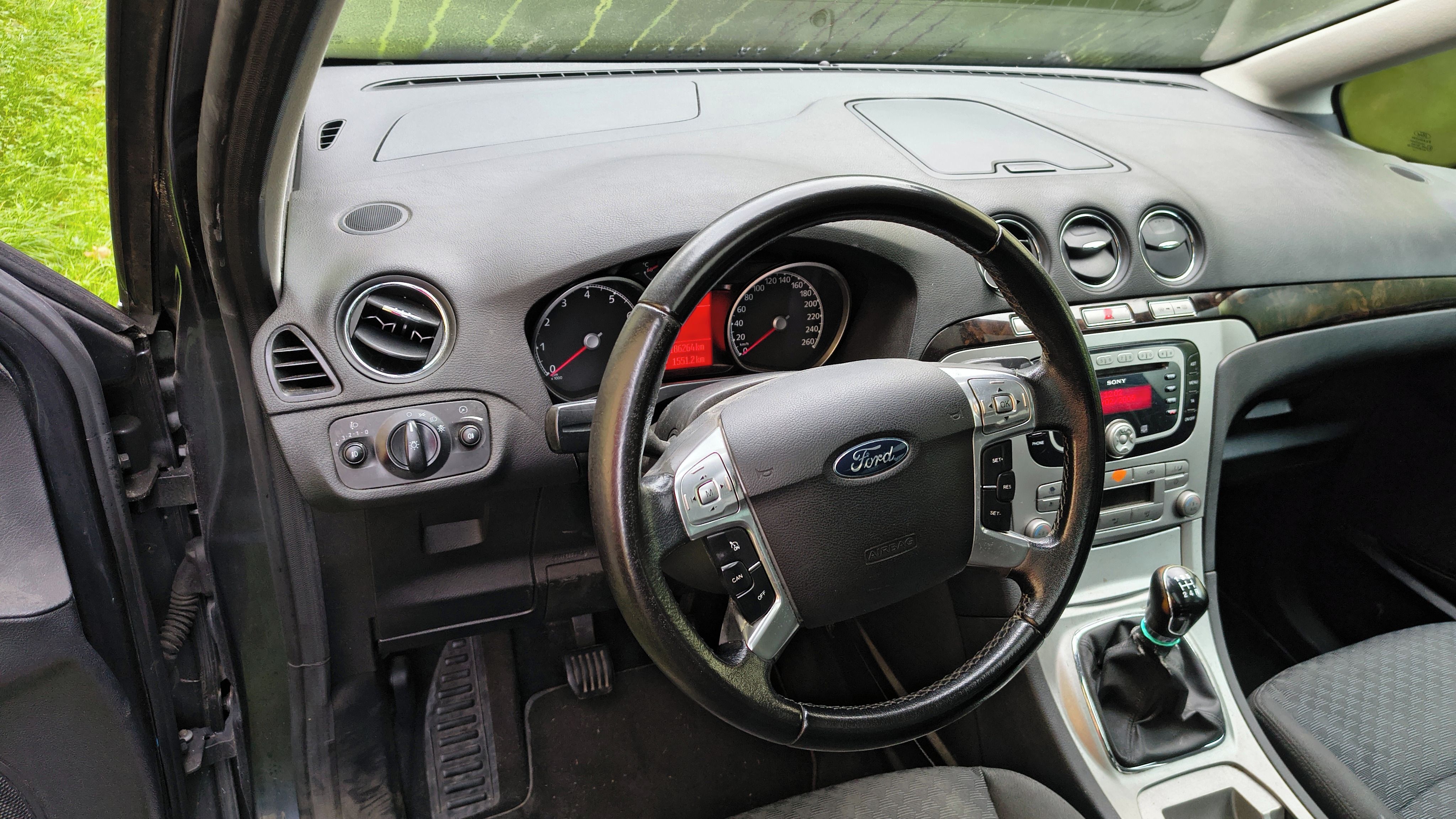Ford Galaxy - fotka 2