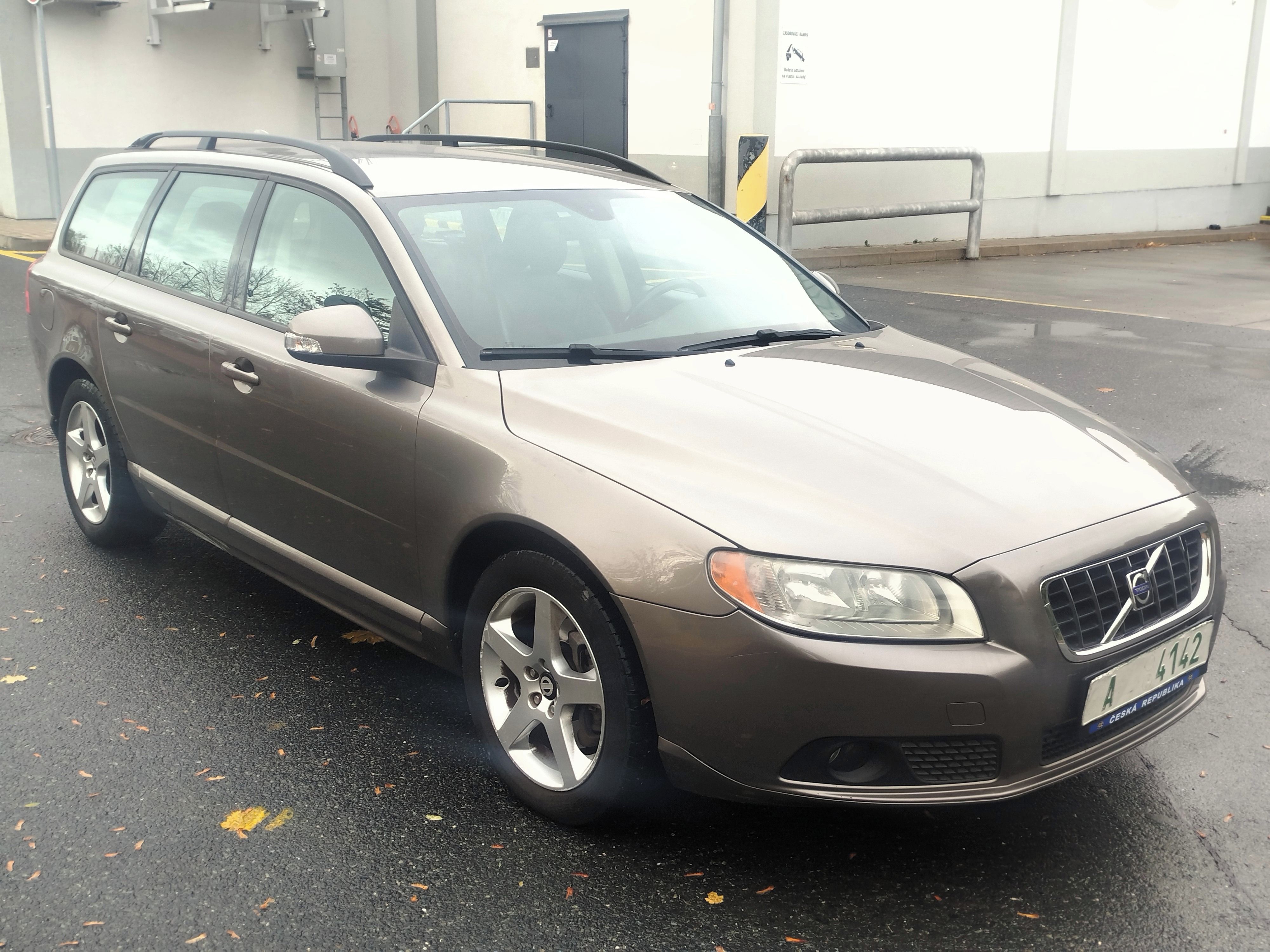 Volvo V70, 2.4 D5, manuál - fotka 5