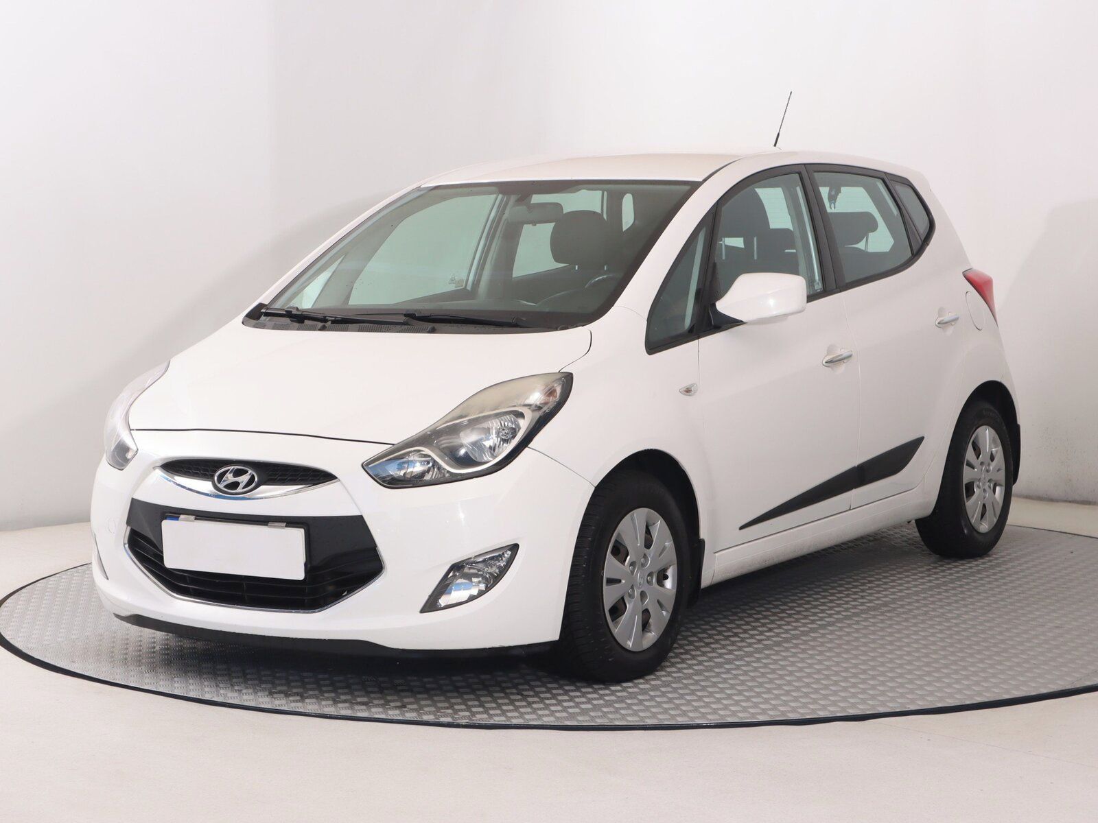 Hyundai ix20, 1.4 CRDi, Serv.kniha - fotka 2