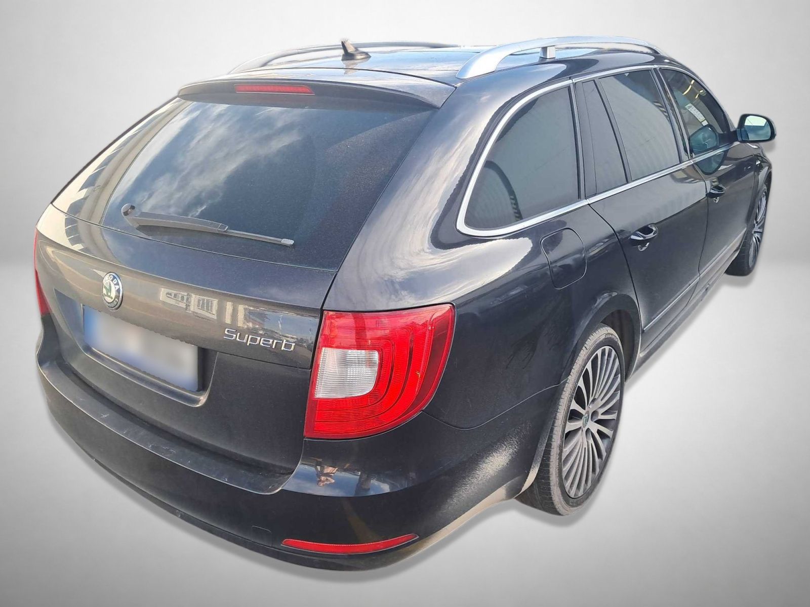 Škoda Superb, 2.0 TDI, Laurin&Klement - fotka 2