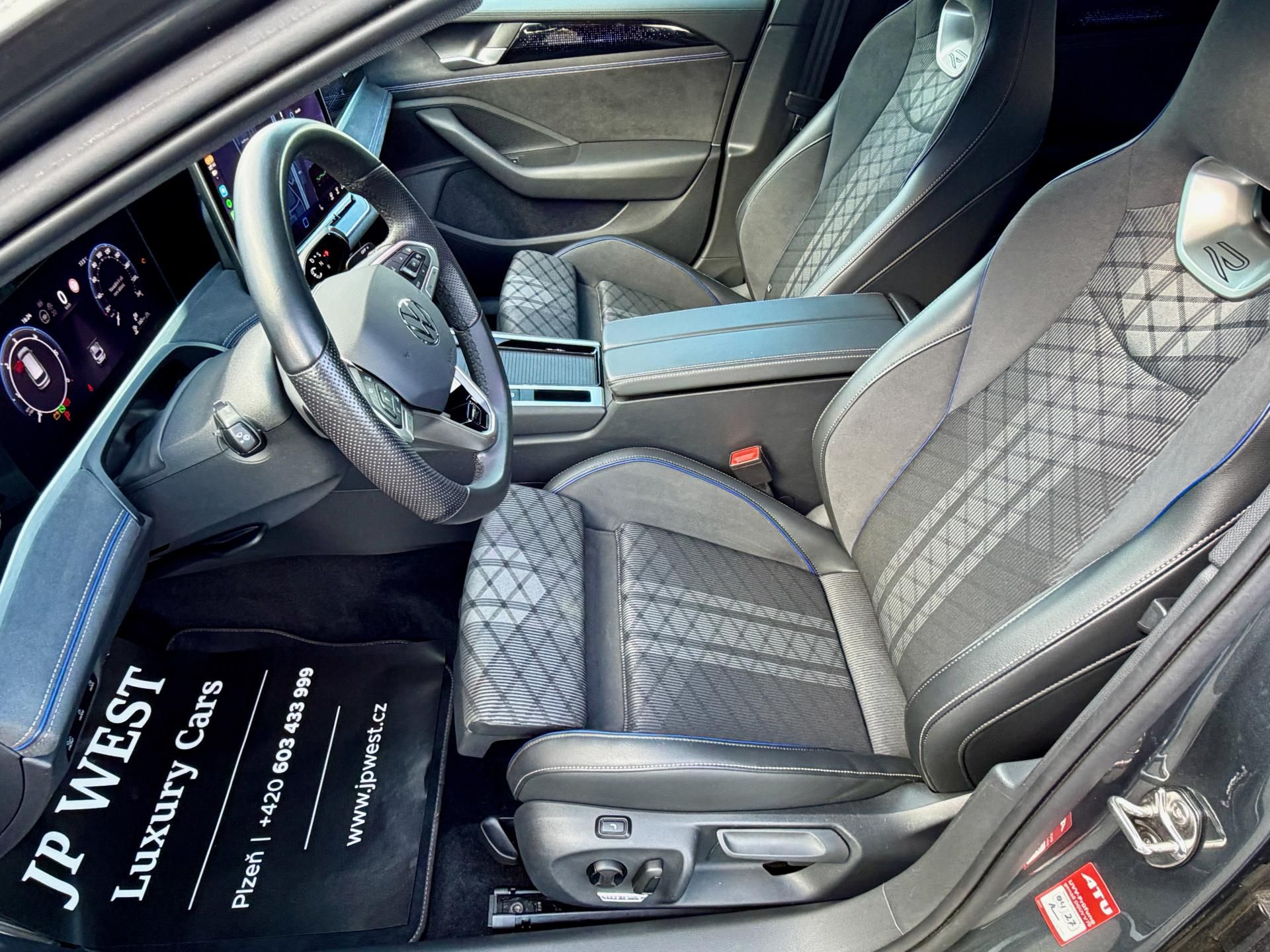 Volkswagen Passat Variant, R-Line DSG masáže MATRIX ACC - fotka 2