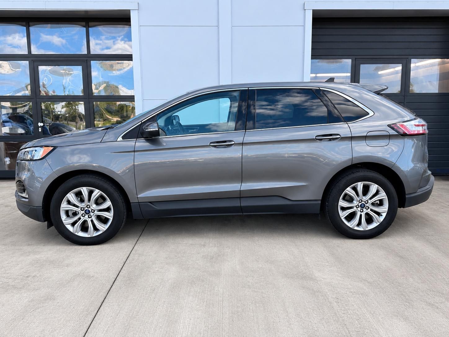 Ford Edge, 2.0L EcoBoost 4x4 Titanium - fotka 3