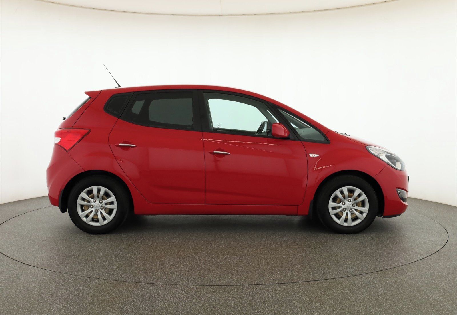 Hyundai ix20, 1.6 CVVT, Serv.kniha - fotka 6