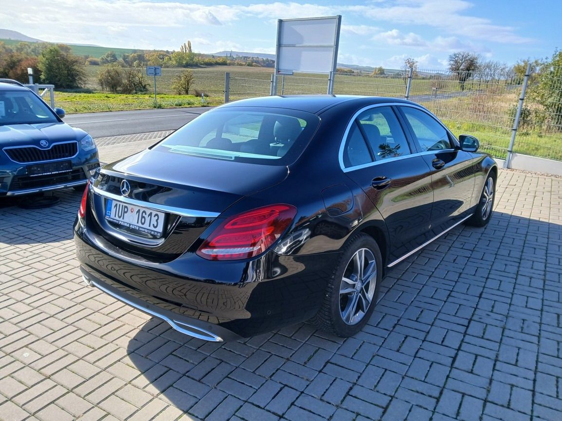 Mercedes-Benz Třídy C, C 200 - fotka 5
