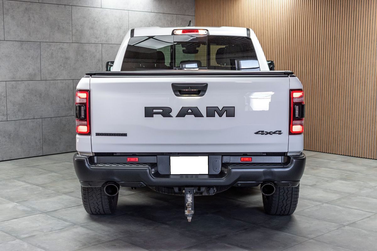 Dodge Ram, 5.7 HEMI BIGHORN 4x4*PPF*ČR 1M - fotka 5