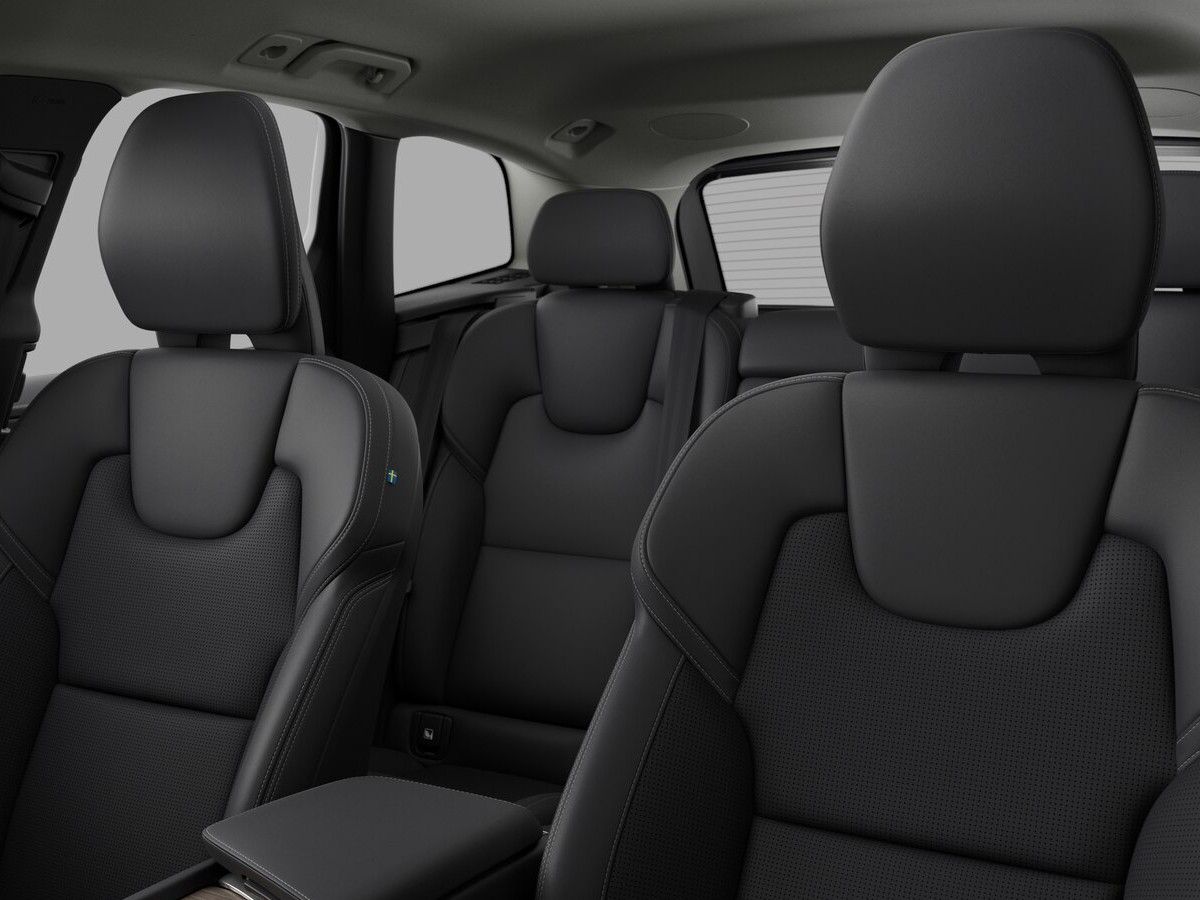 Volvo XC60, 2.0B5 184kW 4x4  PLUS BRIGHT - fotka 4