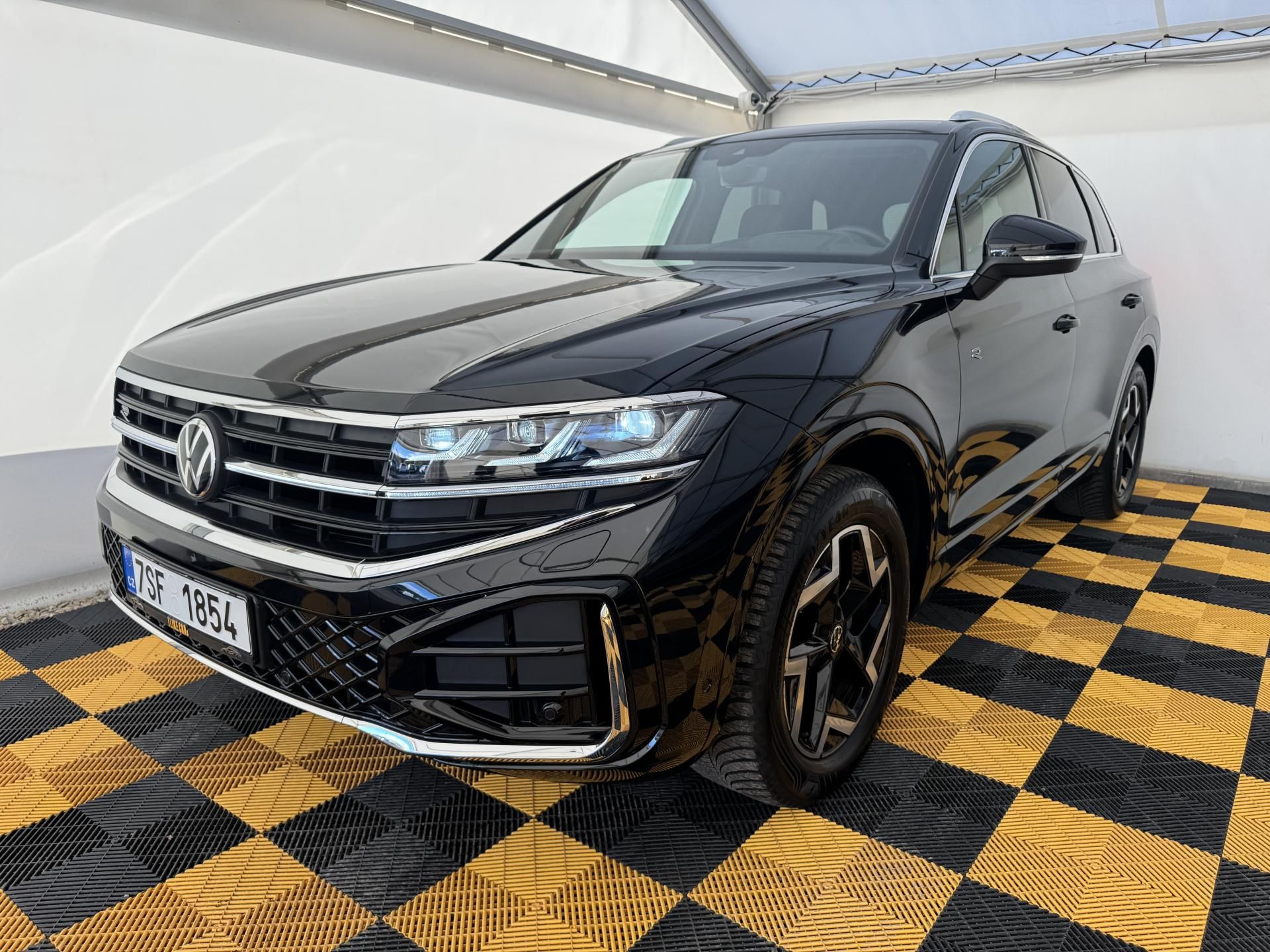 Volkswagen Touareg, 3.0d*DPH*R-LINE*Final Edition* - fotka 2