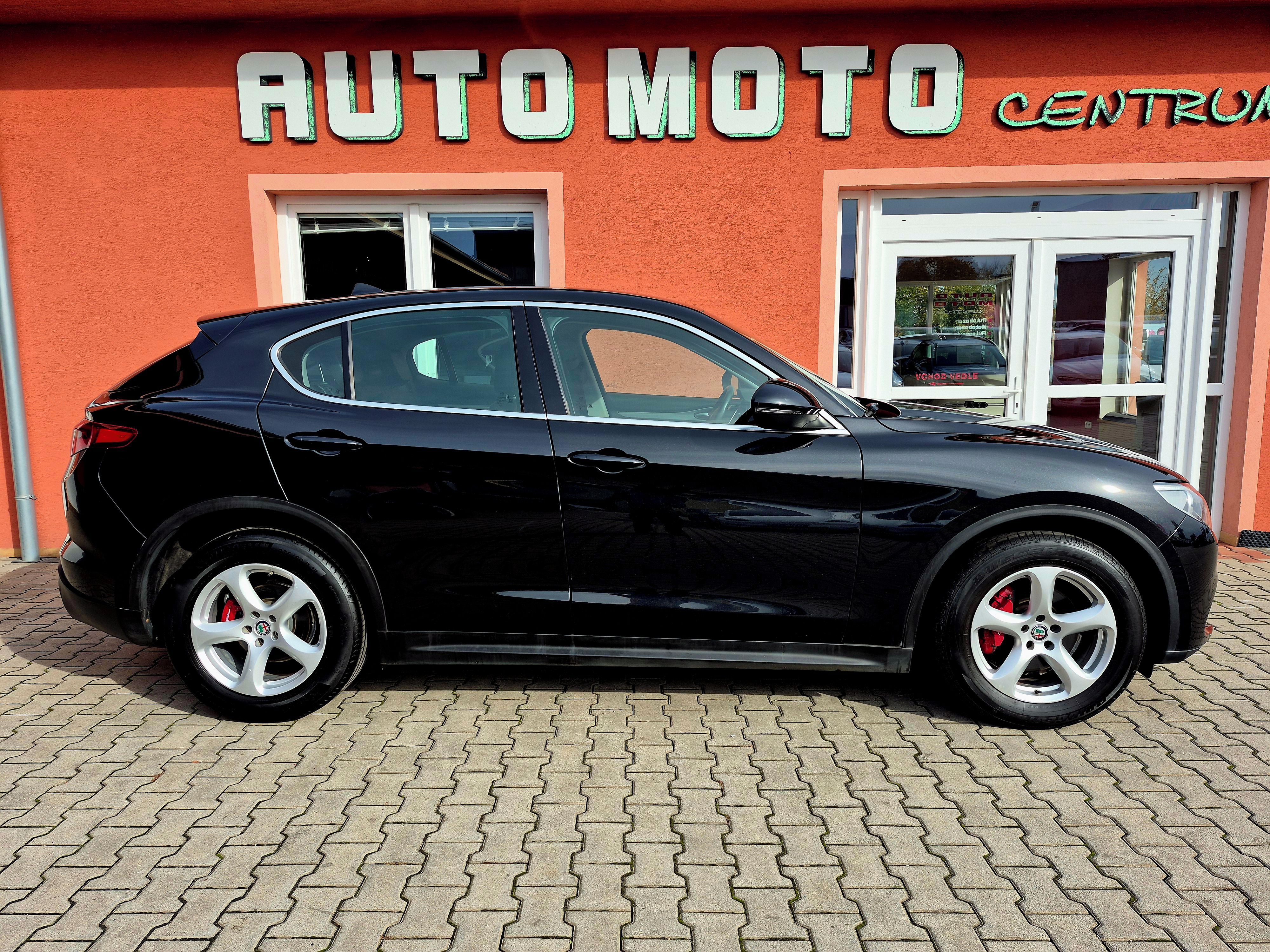 Alfa Romeo Stelvio, 2.2 JTDM Super 132 kW - fotka 2