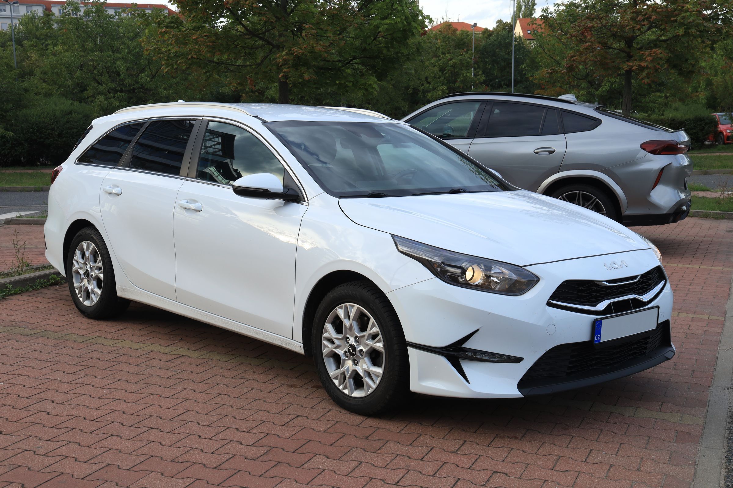 Kia Cee´d, Exclusive 118kW TAŽNÉ KAMERA