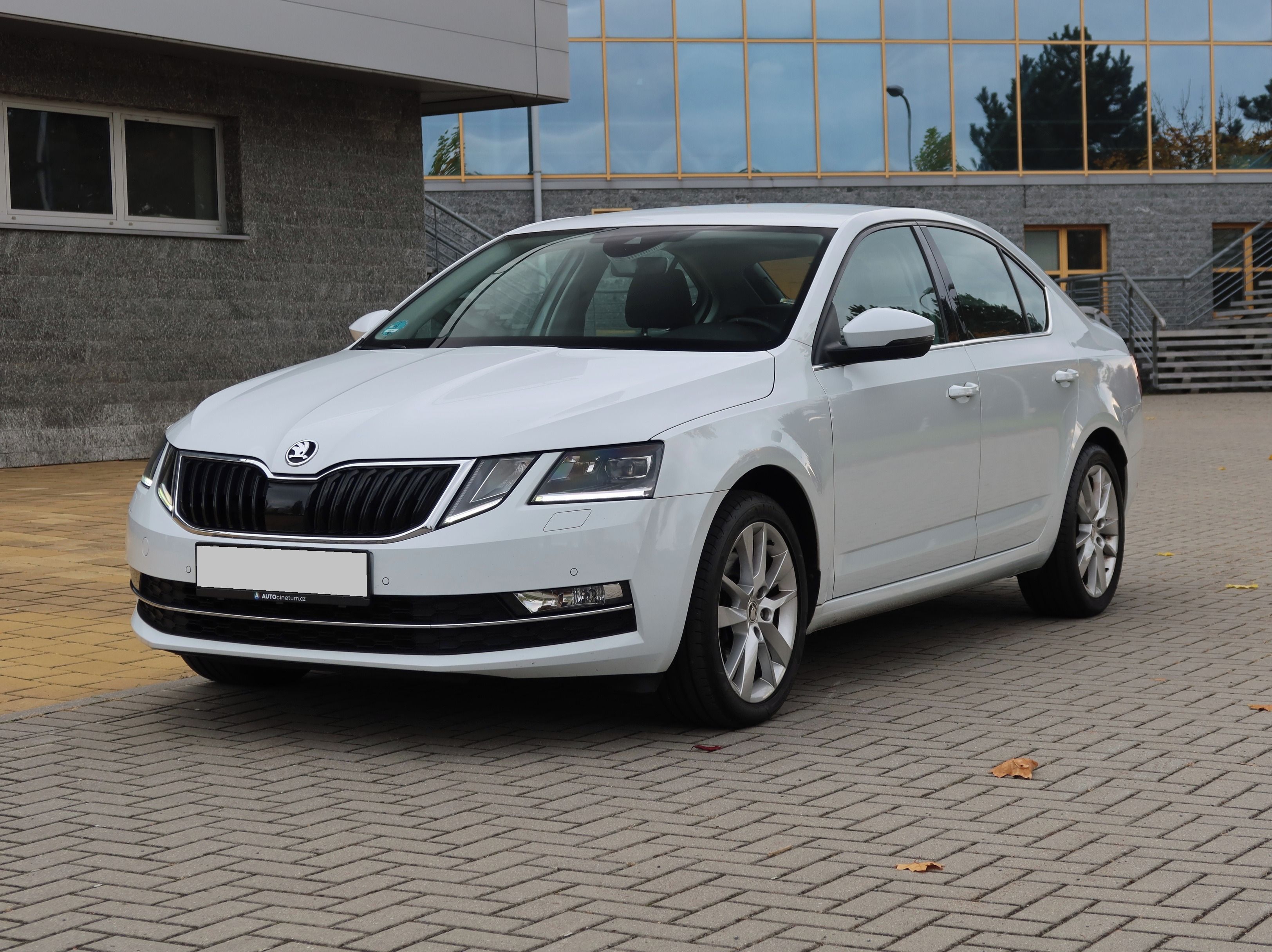 Škoda Octavia, 2.0 TSI Style+ Full Led,DSG,TZ - fotka 2