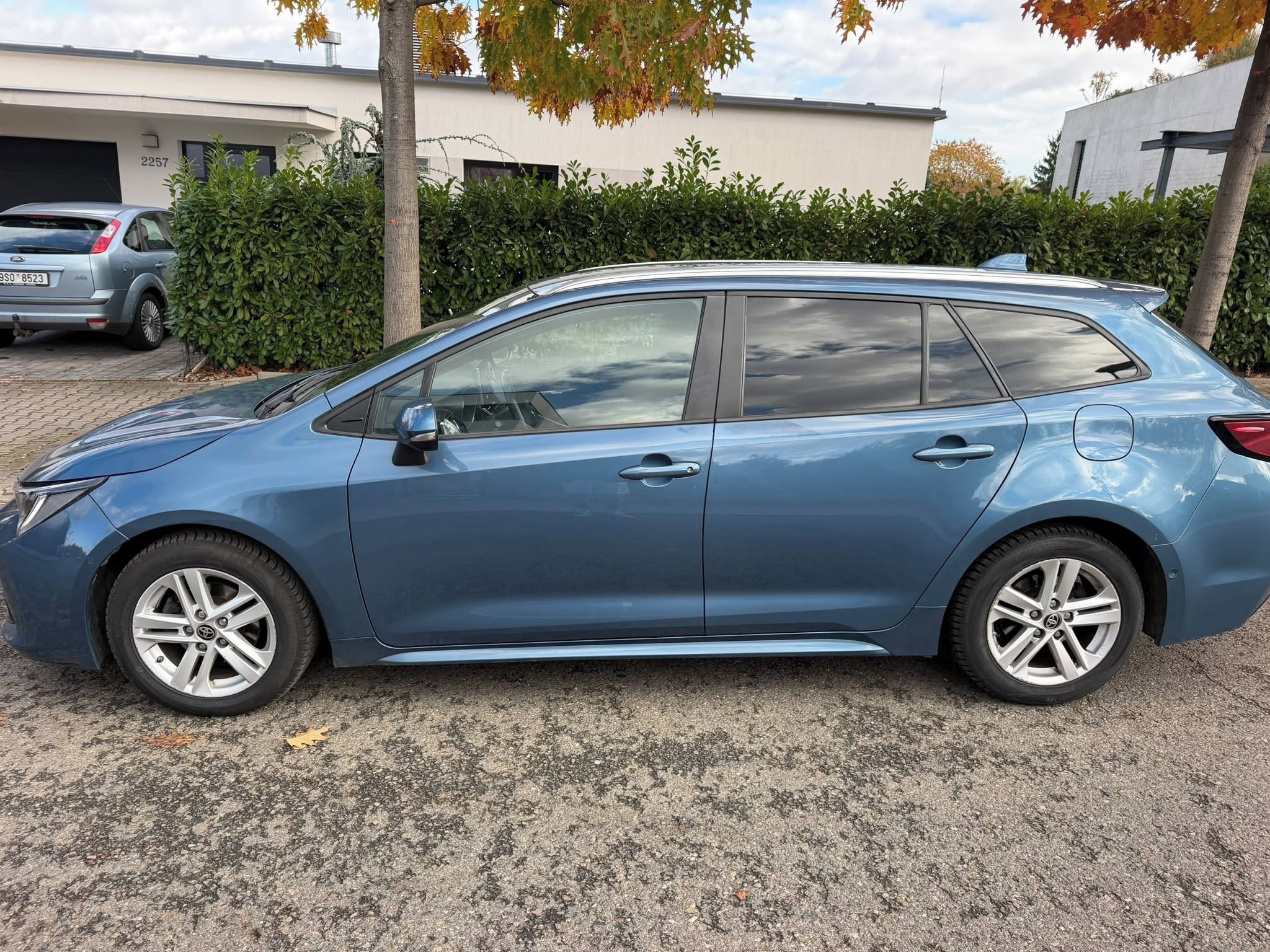 Toyota Corolla, 1.8. Hybrid Comfort - fotka 3