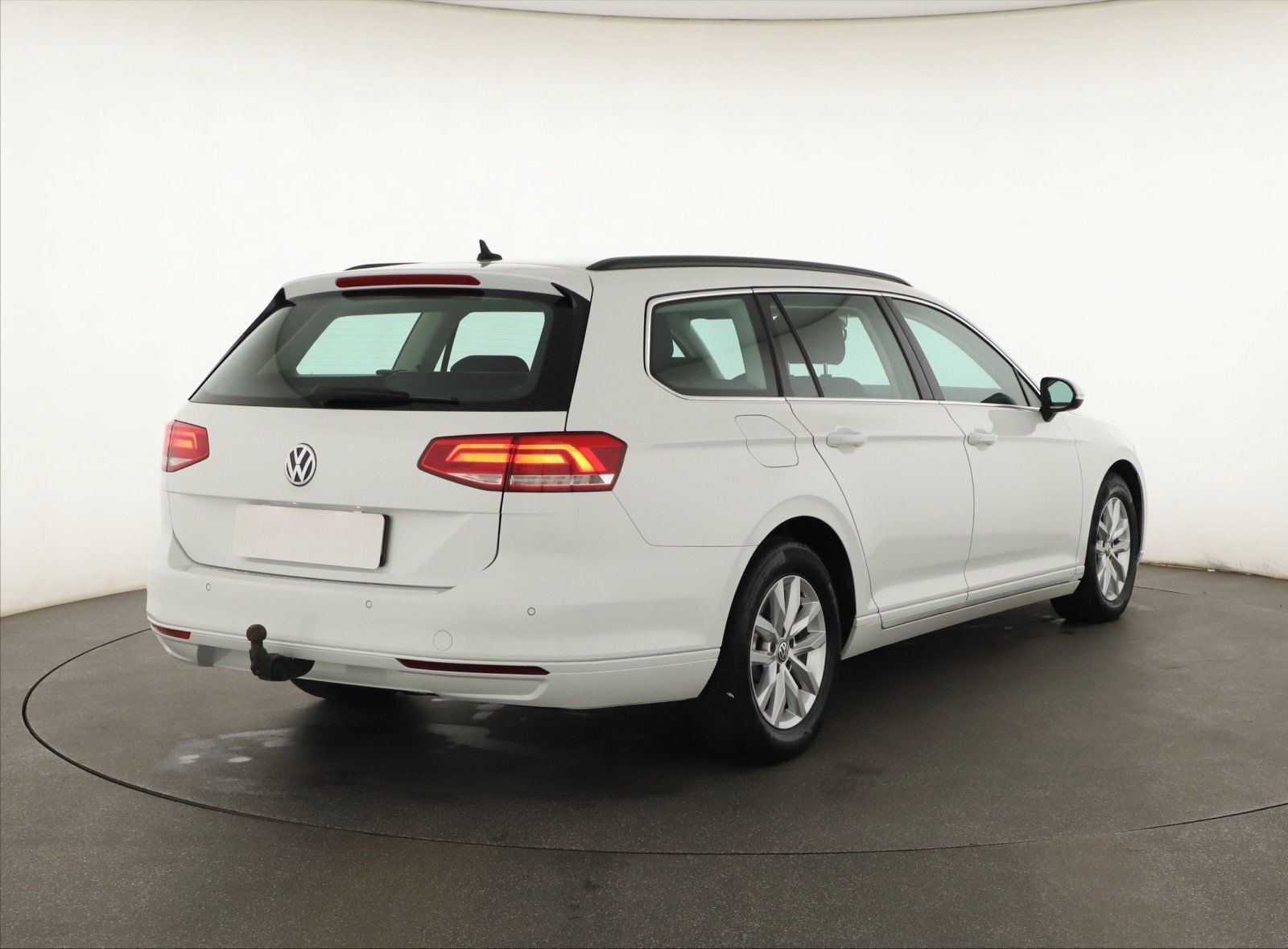 Volkswagen Passat, 2.0 TDI, Automat, Navi - fotka 5