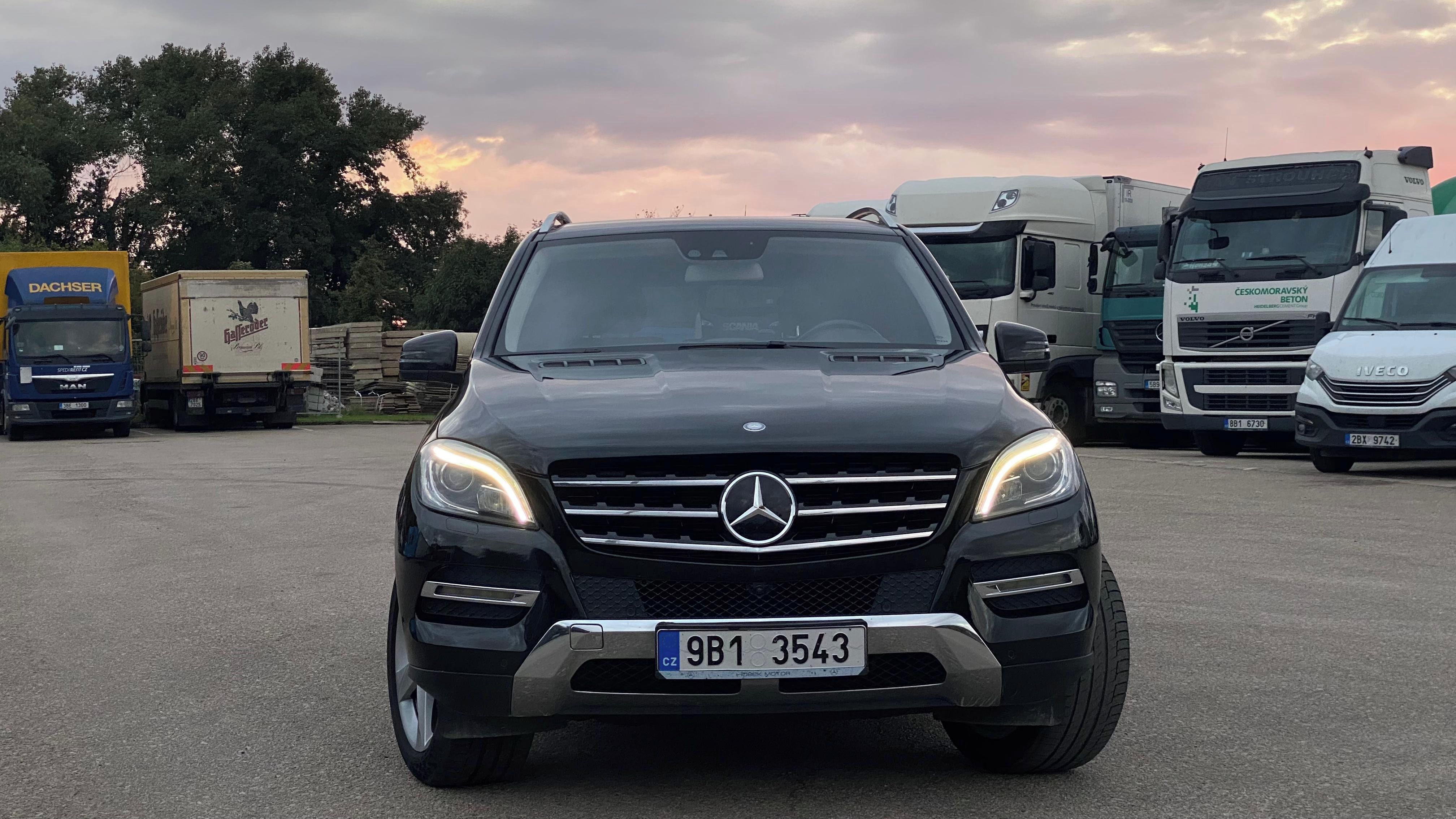 Mercedes-Benz ML, 350 SPOLEHLIVÁ motorizace - fotka 2