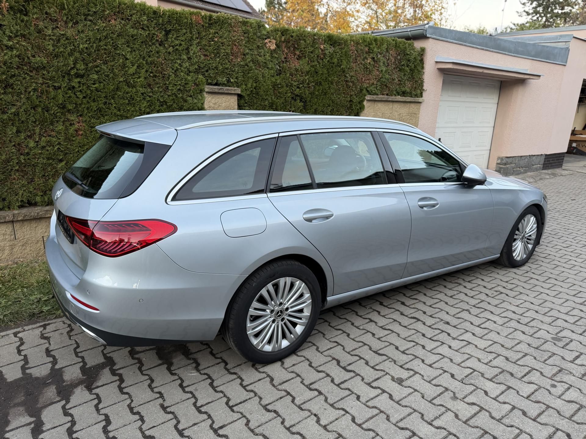 Mercedes-Benz Třídy C, 200D 9Gtronic-AVANTGARDE-Tažné - fotka 4