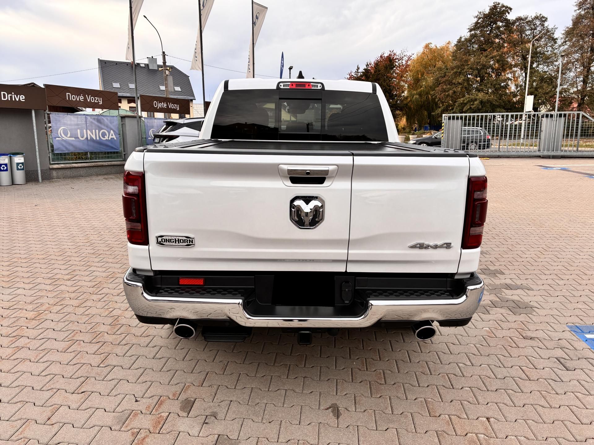 Dodge Ram 1500, LONGHORN 5.7 V8 HEMI eTORQUE - fotka 6