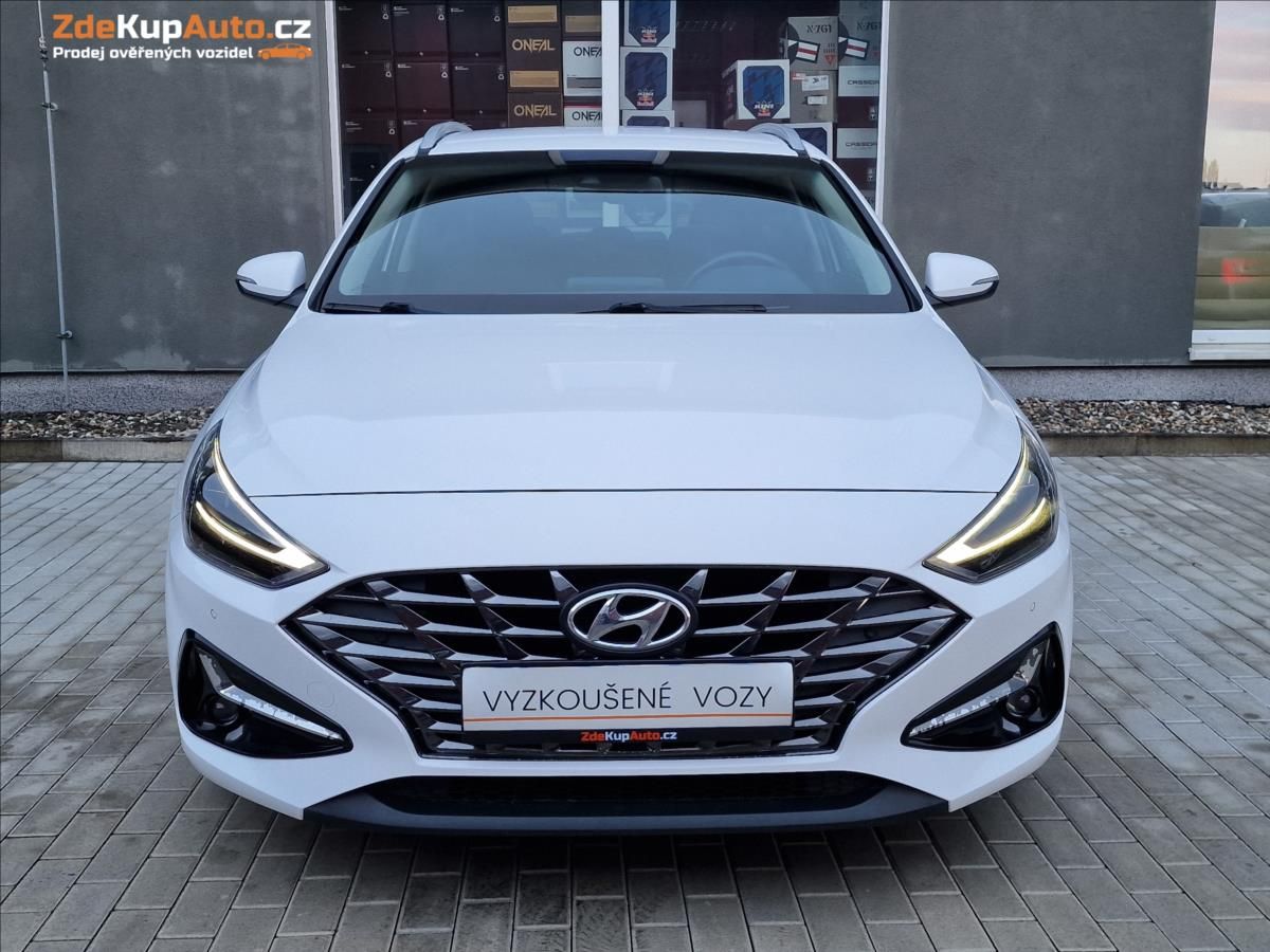 Hyundai i30, 1.0 T-Gdi Family Smart Kombi - fotka 4