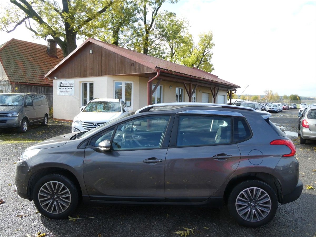 Peugeot 2008, 1,2 PureTech 60kW - fotka 6