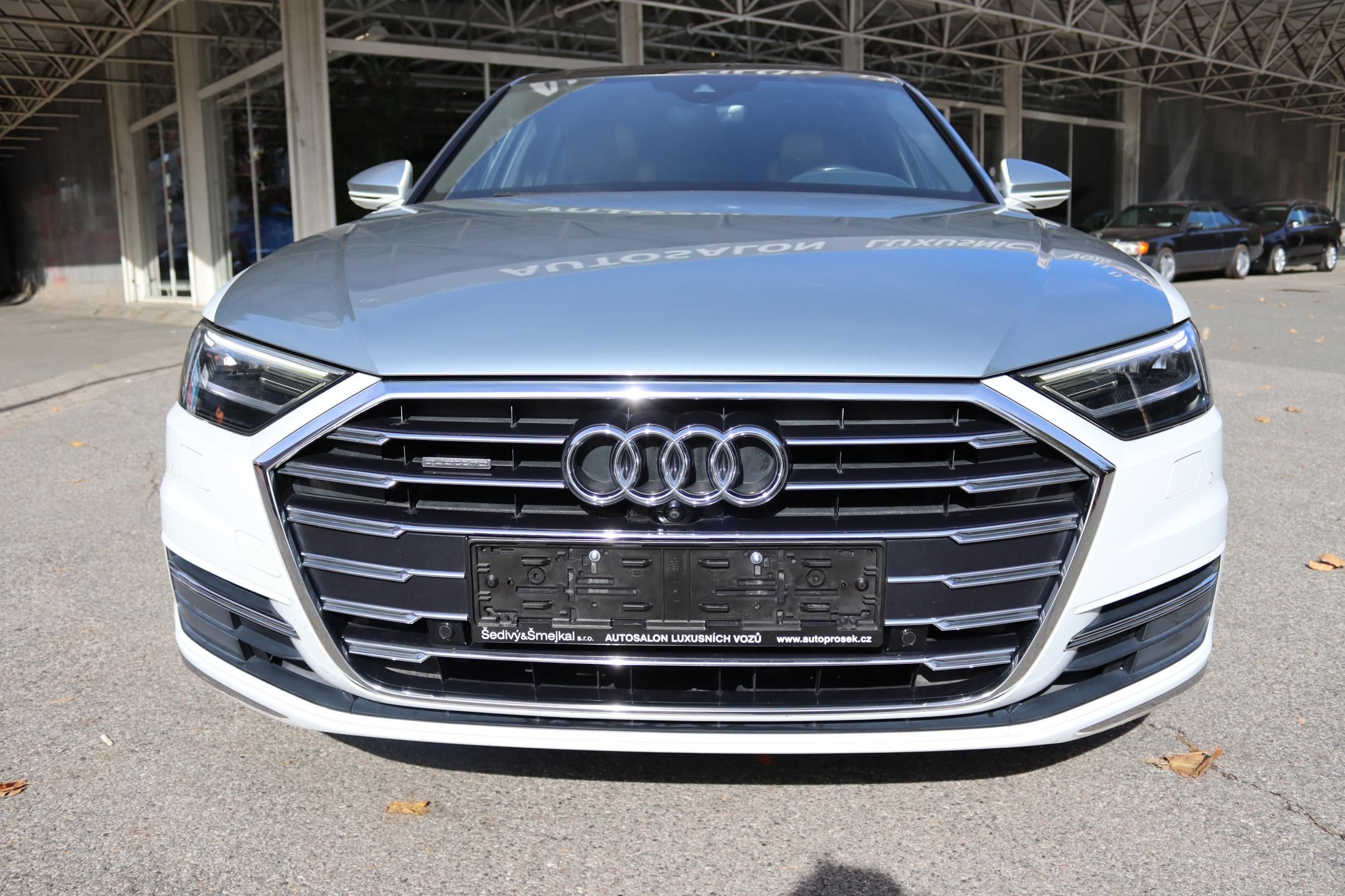 Audi A8 - fotka 4