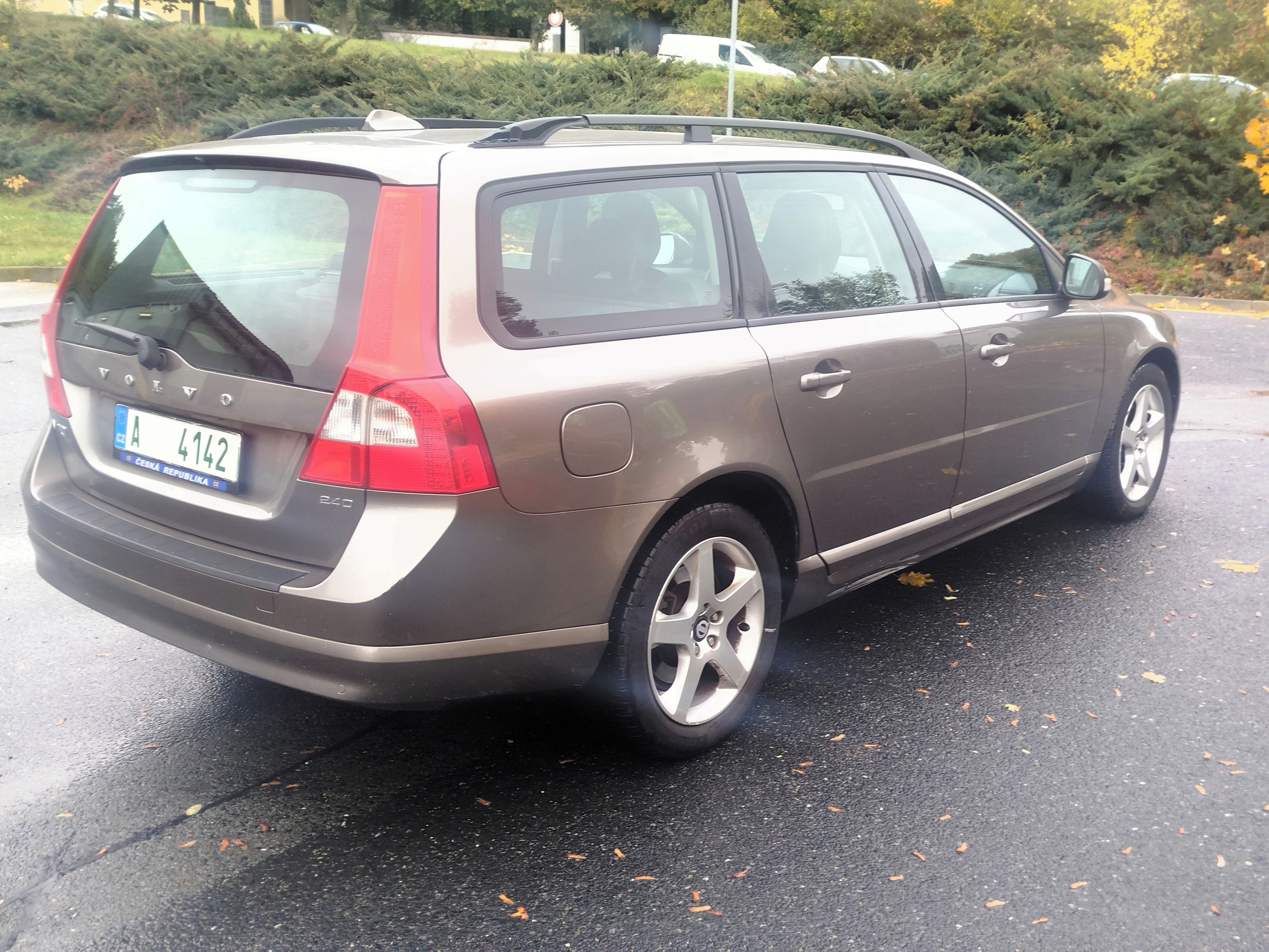 Volvo V70, 2.4 D5, manuál - fotka 4