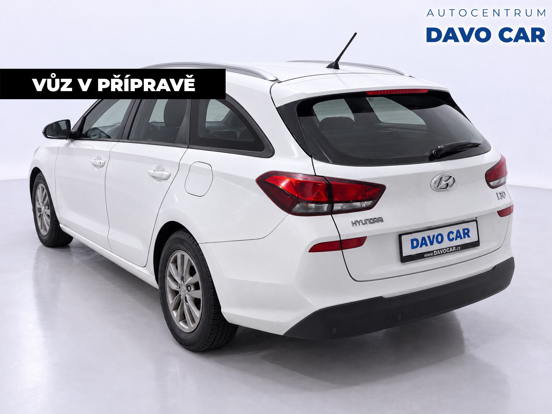 Hyundai i30, 1,0 T-GDi 88kW CZ Trikolor - fotka 2