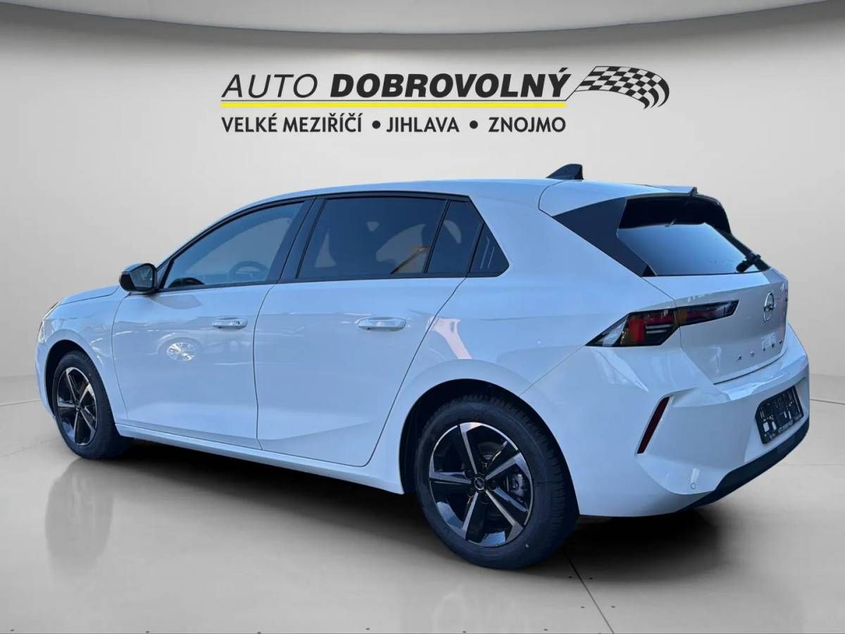 Opel Astra, Edition HB 1.2 TURBO (96kW/130 - fotka 4