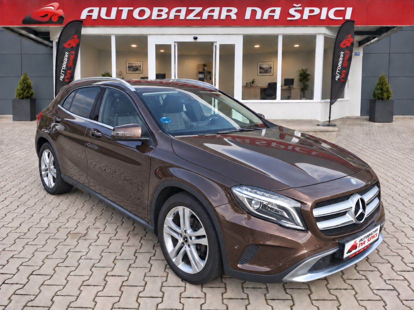 Mercedes-Benz GLA, 220CDI 125kW 4MATIC -TAŽ.ZAŘ. - fotka 2