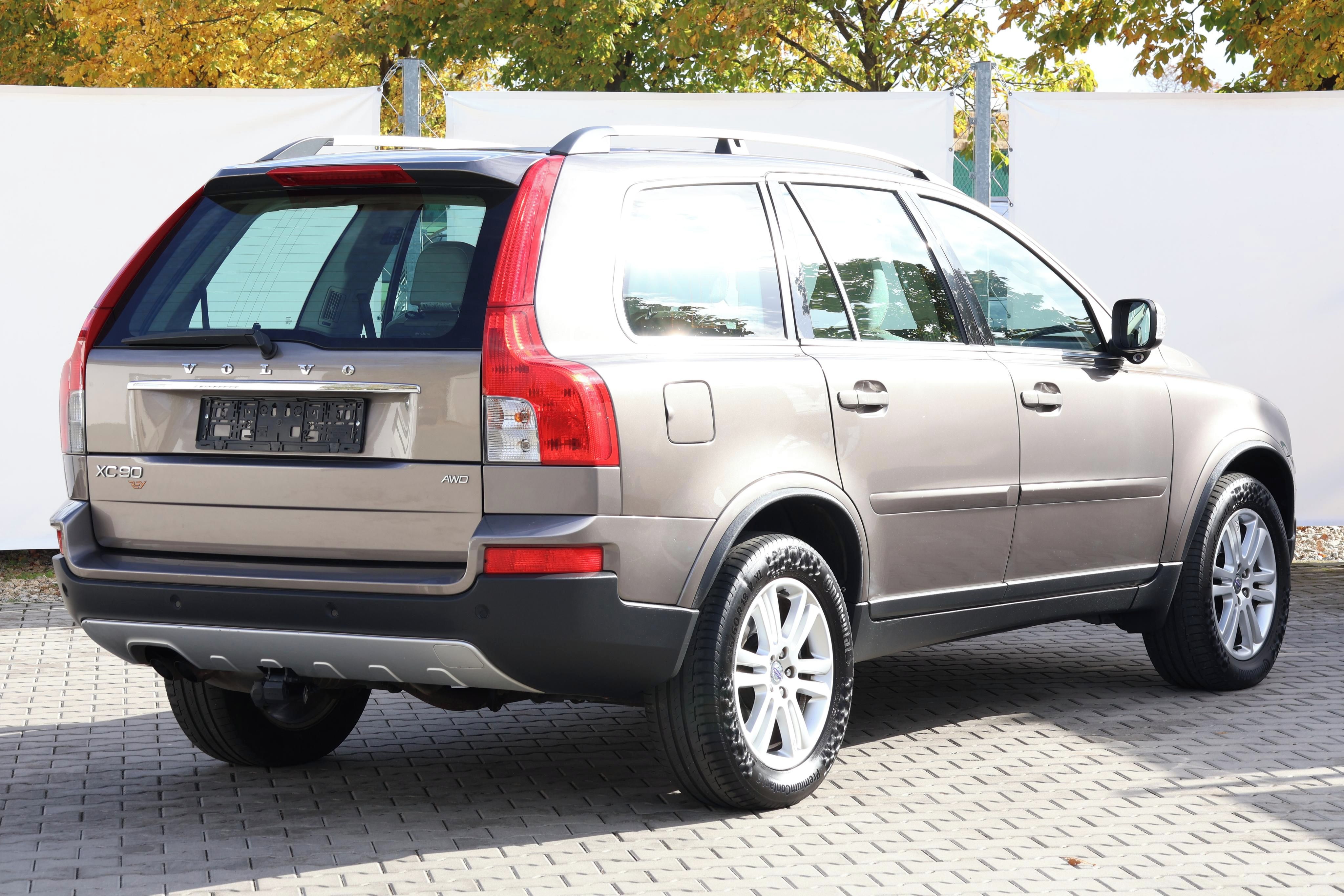 Volvo XC90, 2.4D5*147kW*SUMMUM*7Míst* - fotka 6