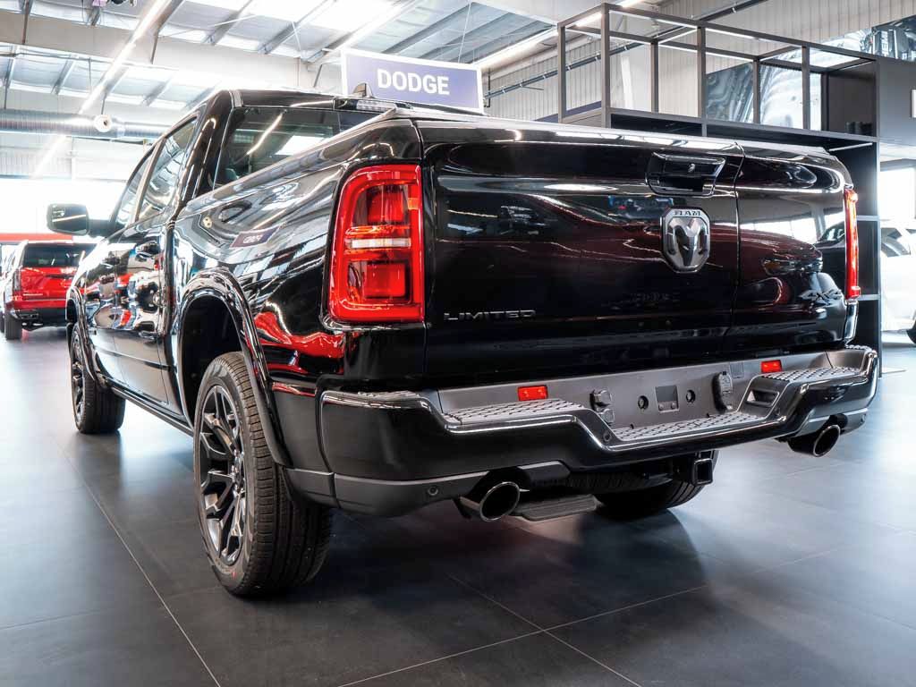 Dodge Ram, 5.7 HEMI V8 Limited 2026 - fotka 2