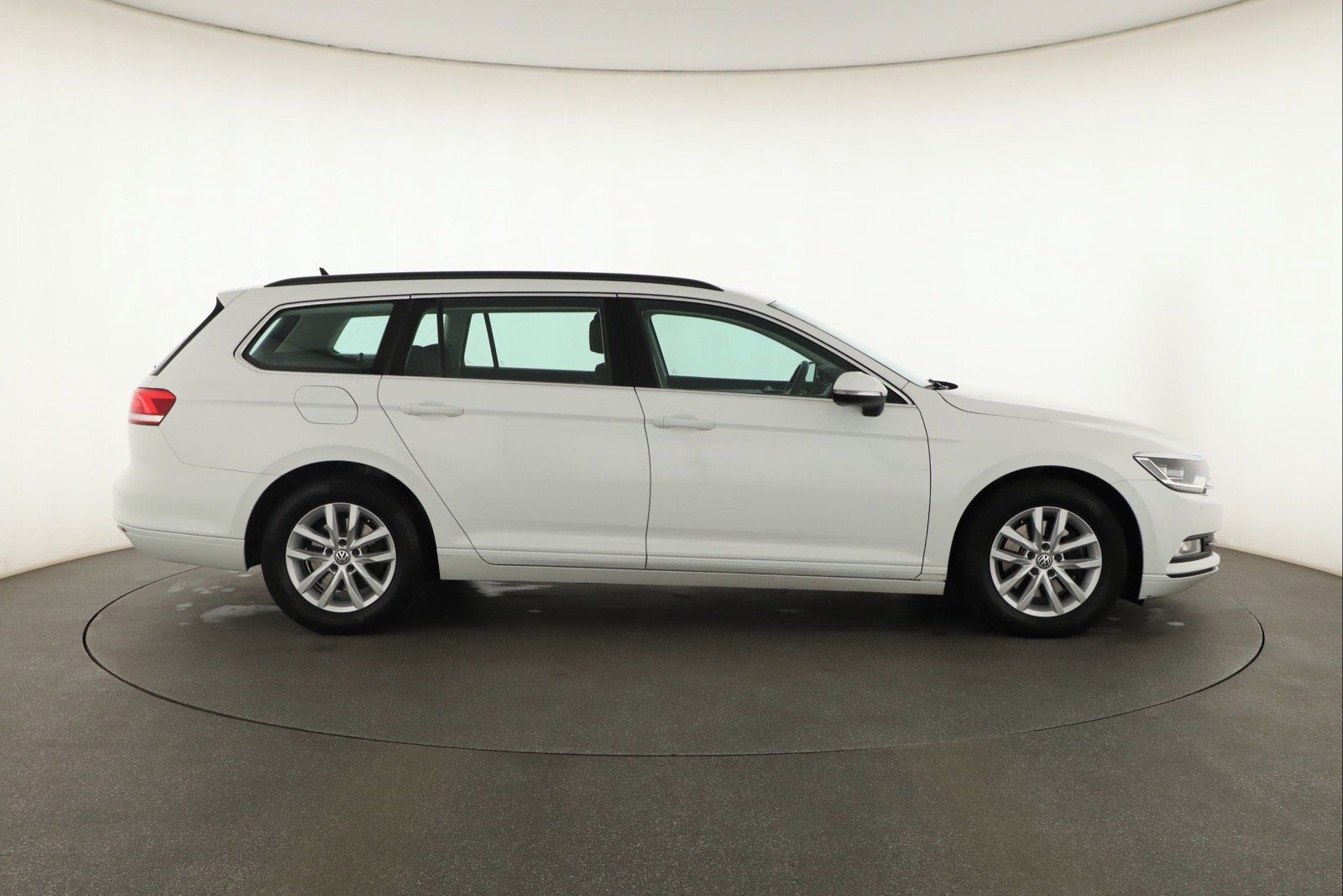 Volkswagen Passat, 2.0 TDI, Automat, Navi - fotka 6