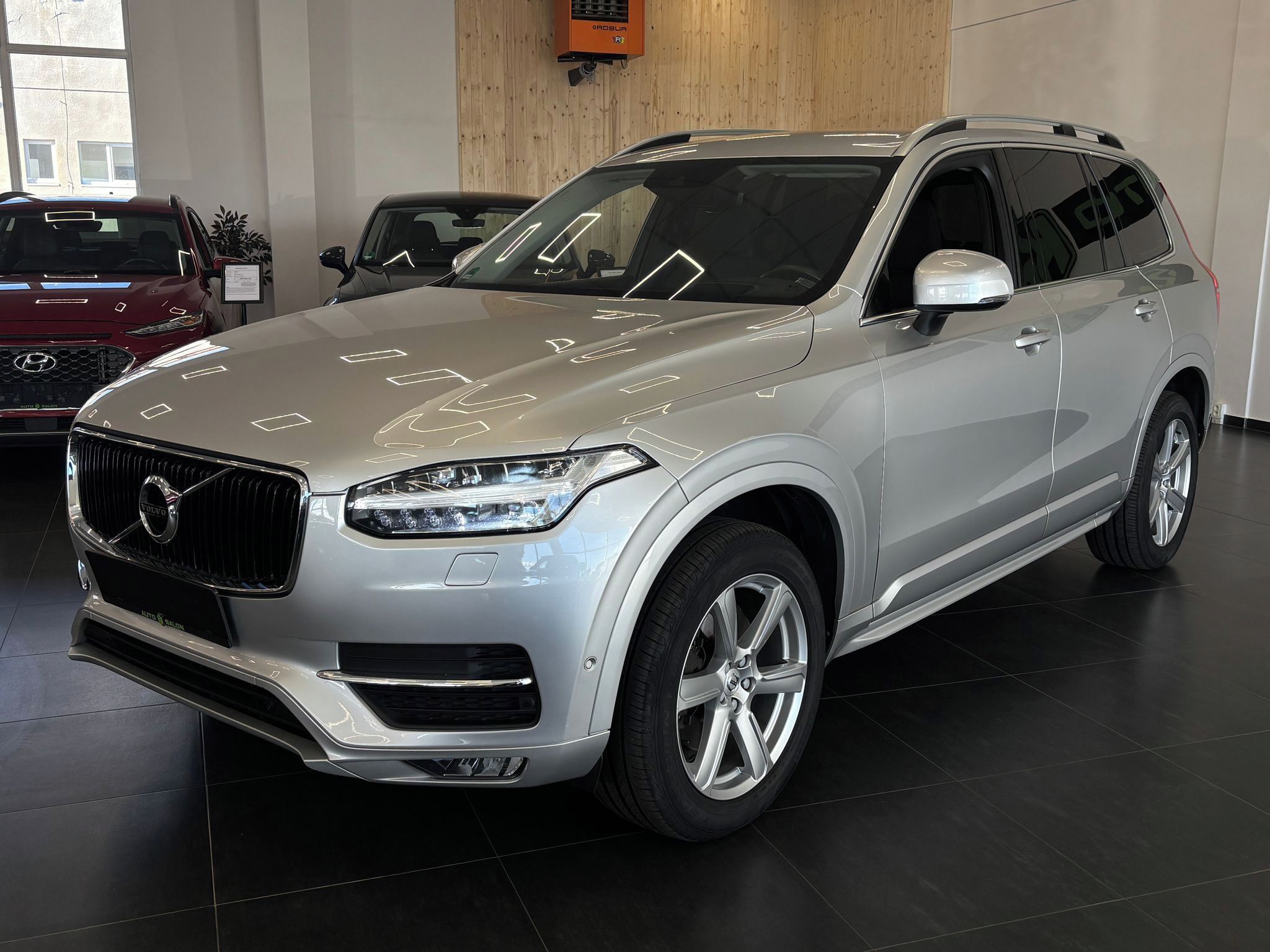 Volvo XC90, D5 4x4 173 kW Automat, Tažné - fotka 3