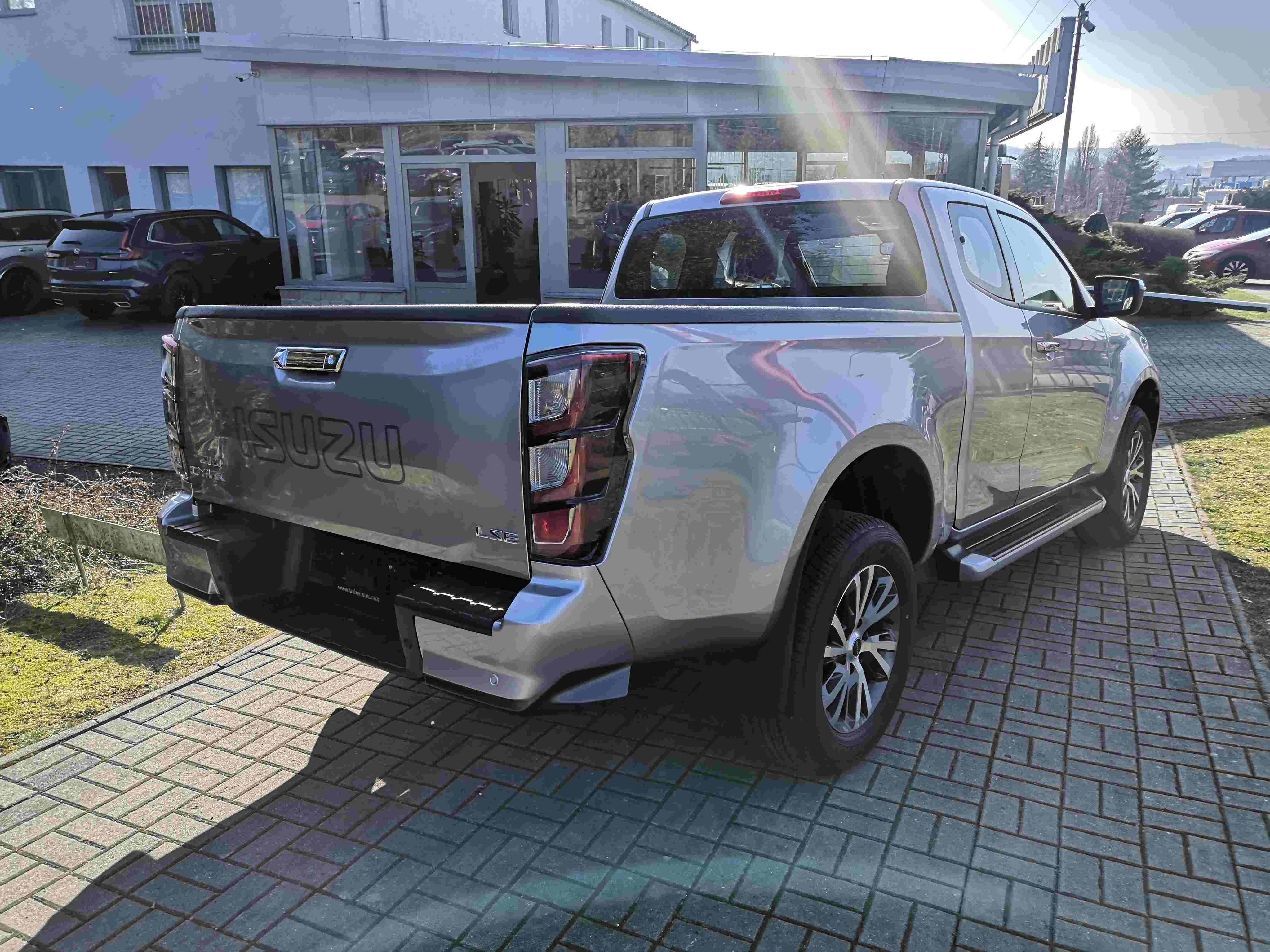 Isuzu D-Max, 1.9 Ddi Space Cab LSE 6AT - fotka 5